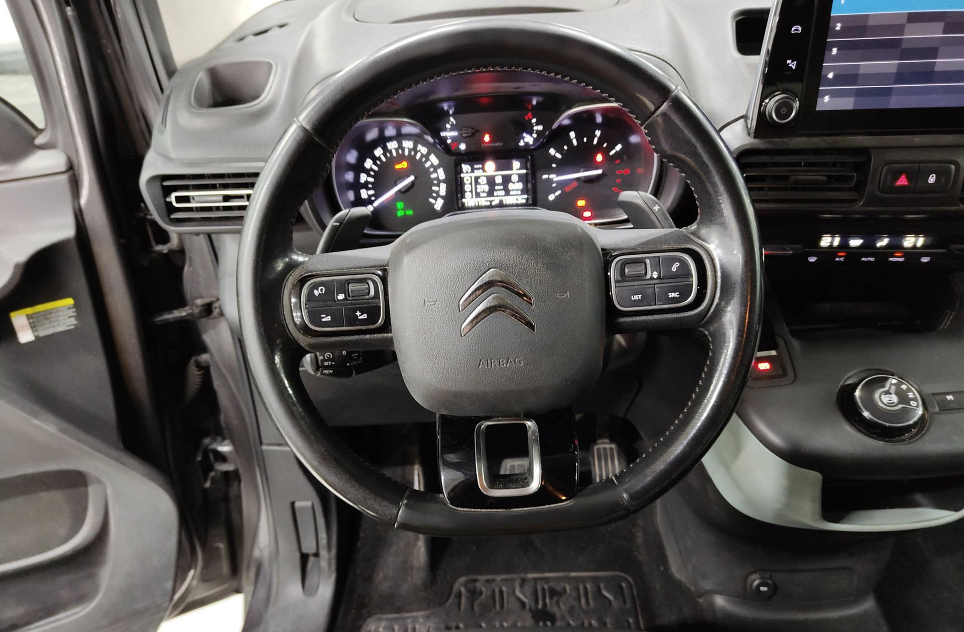 Citroën Berlingo BlueHDi 130 Talla XL Shine EAT8 7 plazas - foto 23