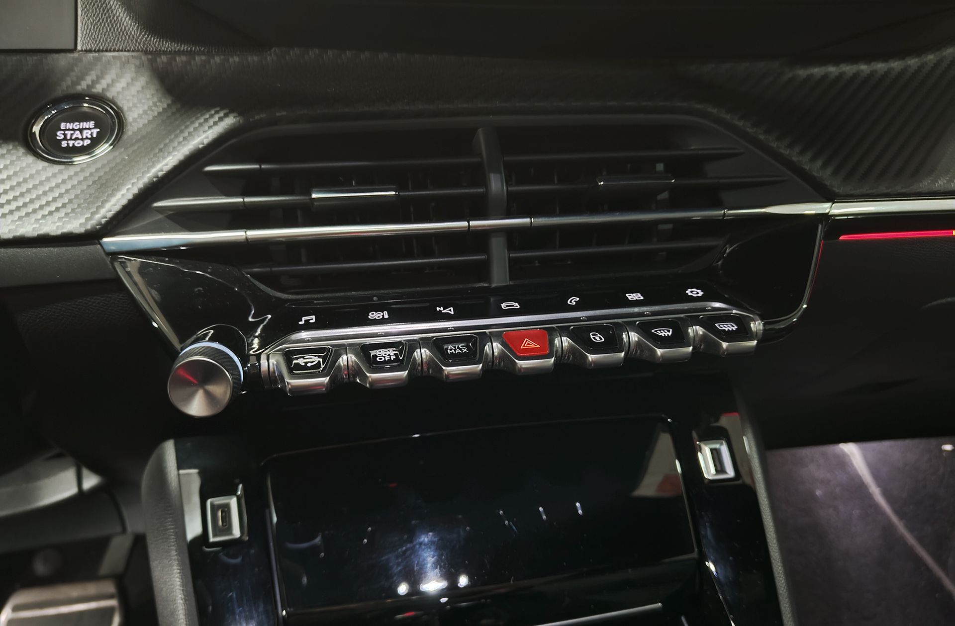 Peugeot 208 PureTech 130 GT Line EAT8 - foto 36