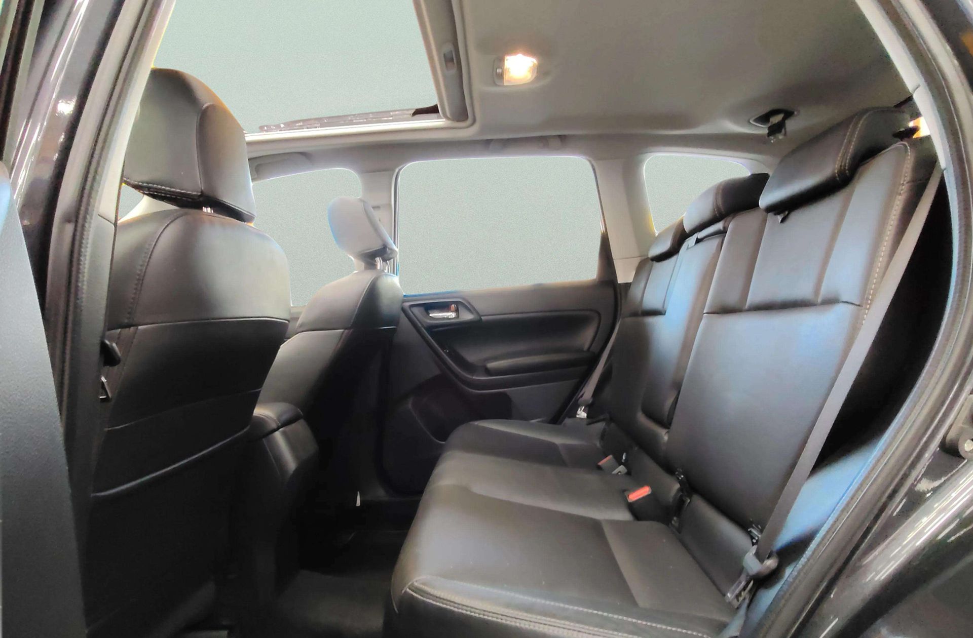 Subaru Forester 2.0 Executive Lineartronic - foto 12