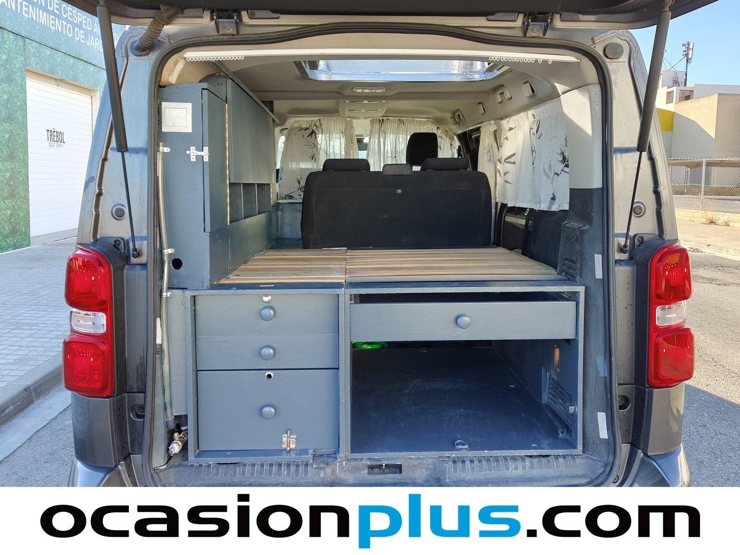 Foto asientos traseros Citroën Jumpy Citroën Jumpy Combi BlueHDI 150 Talla XL Confort (150 CV) Camperizada 4 Plazas