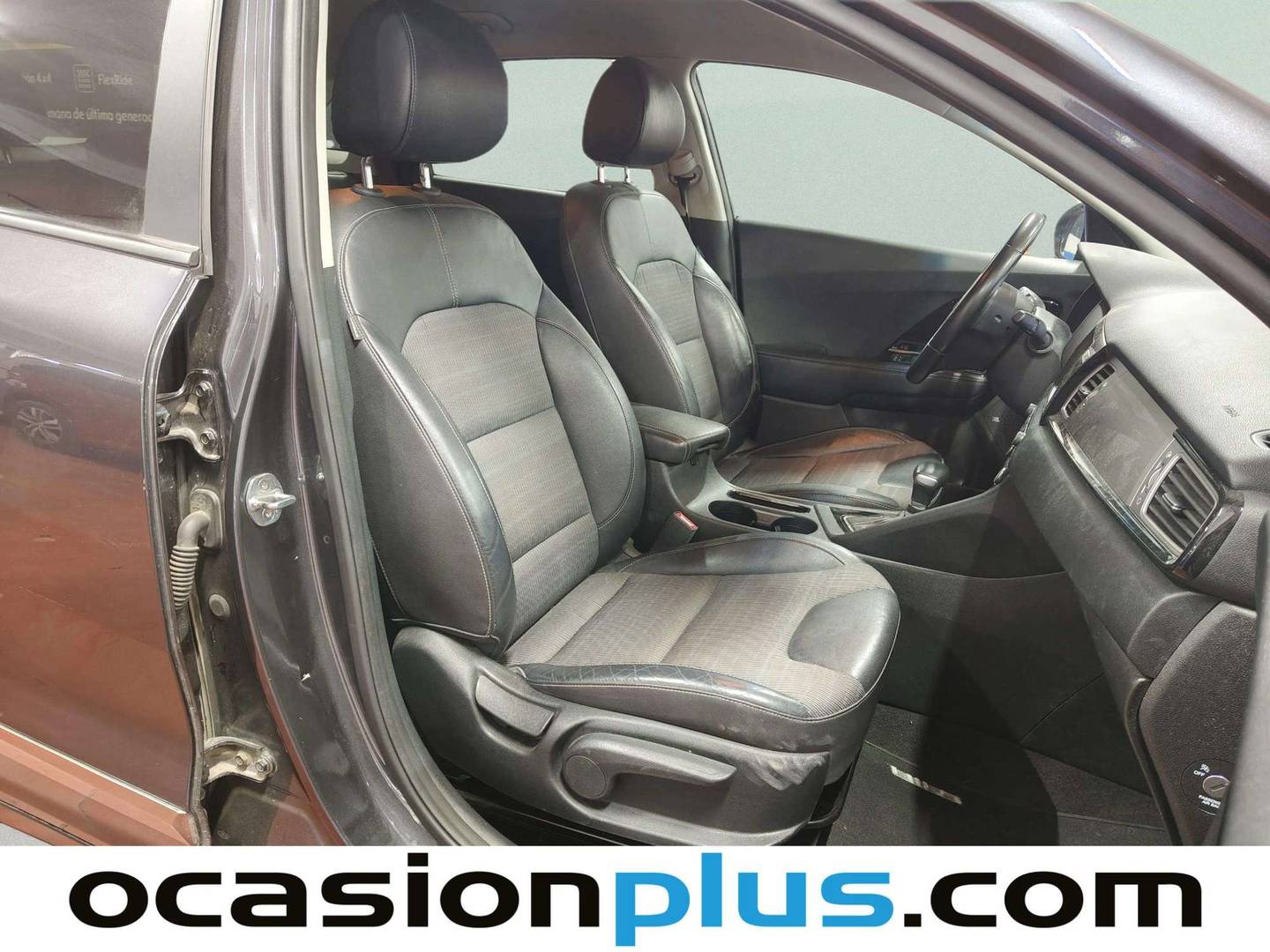 Foto KIA Niro Kia Niro 1.6 GDi Híbrido Enchufable Emotion (141 CV)