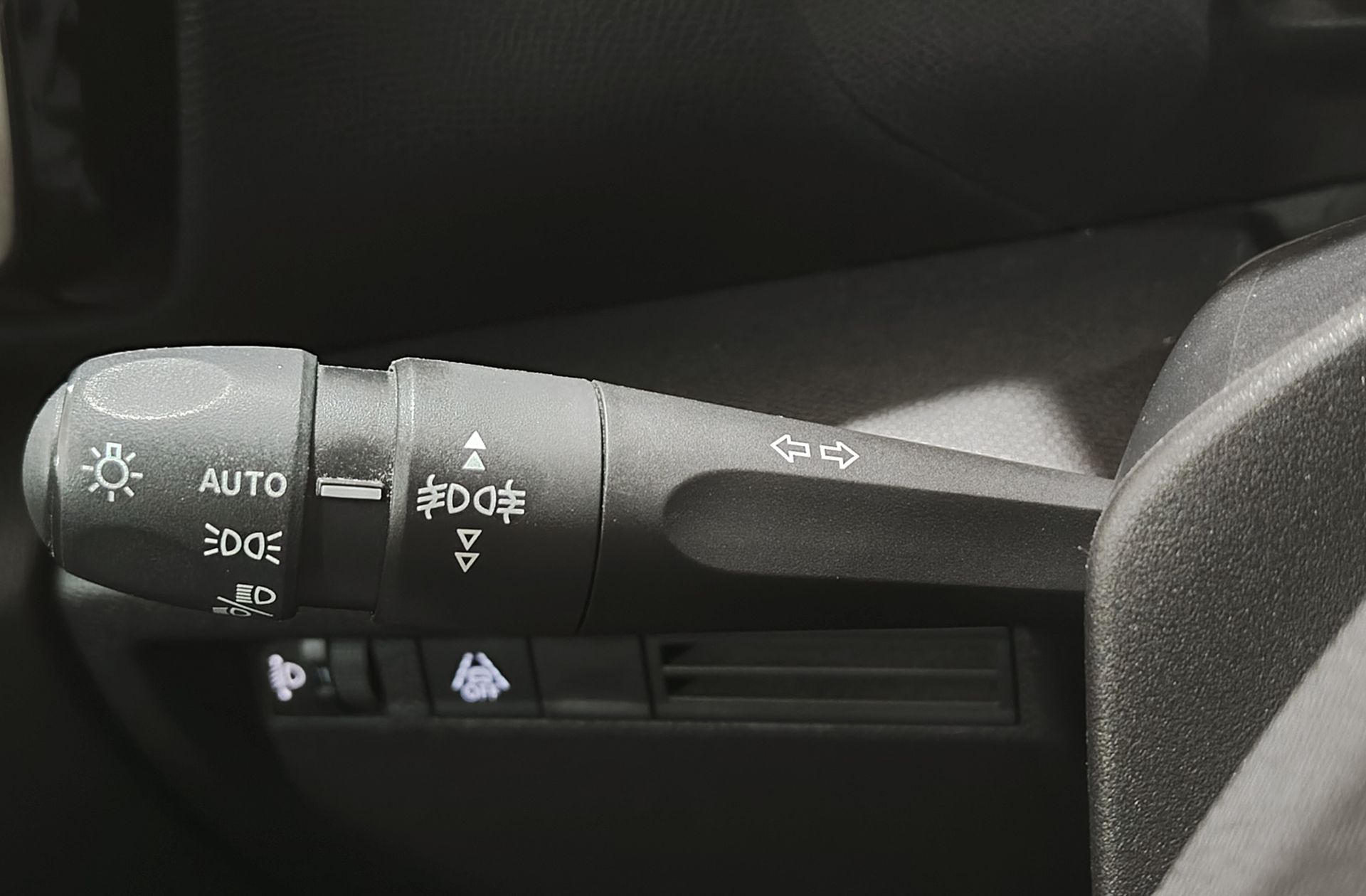 Citroën C4 PureTech 130 Plus EAT8 - foto 24
