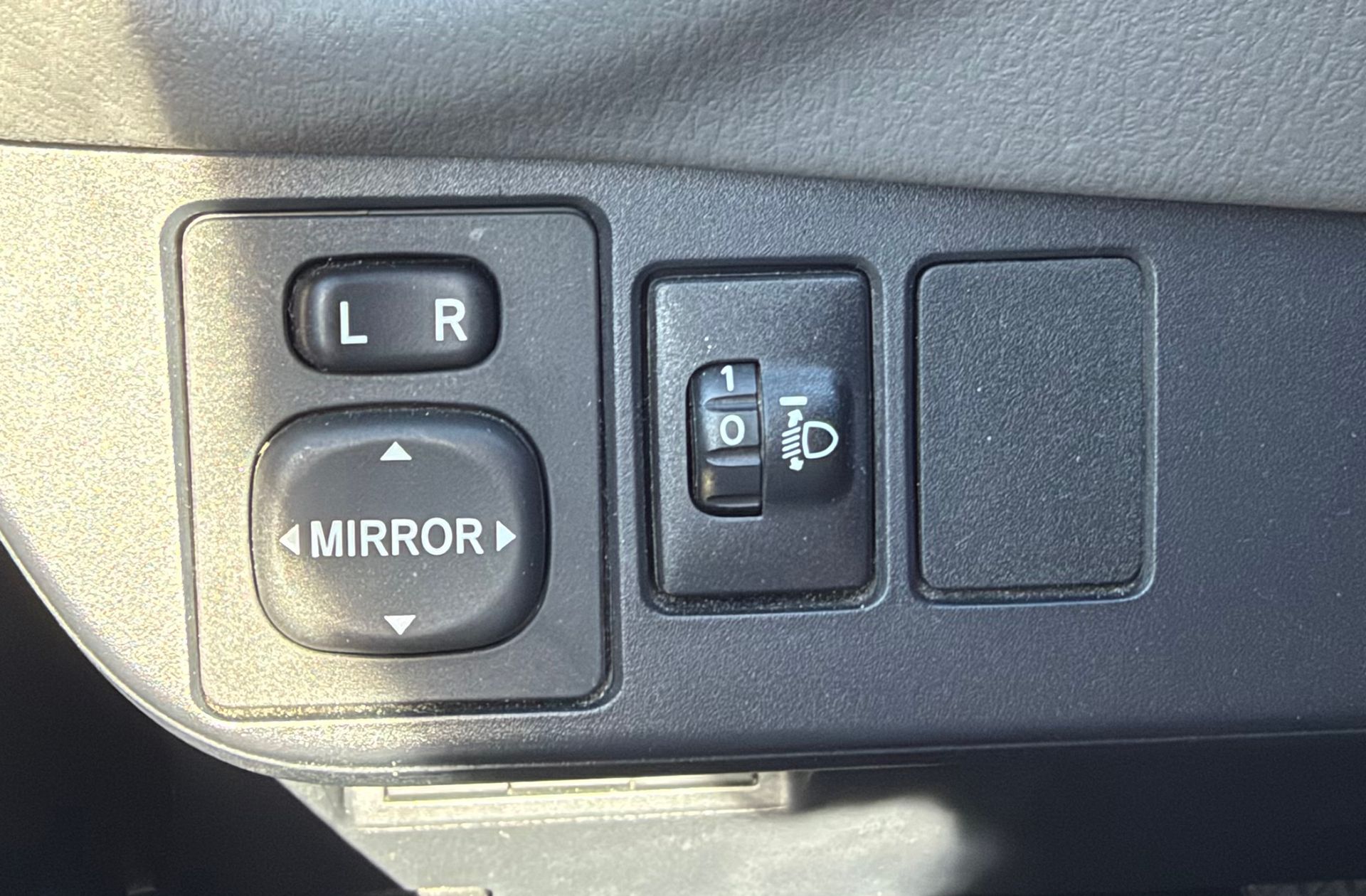 Toyota Yaris 1.5 100H Advance - foto 29