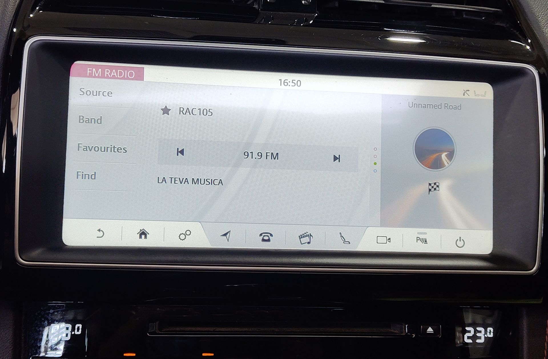 Jaguar F-Pace 2.0L i4D R-Sport AWD - foto 39