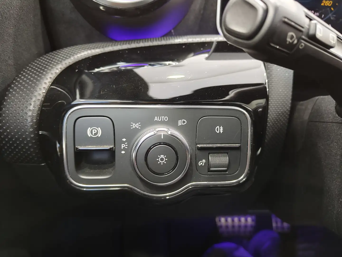 Foto Mercedes Clase A Mercedes-Benz Clase A 180d 85 kW (116 CV) Pack AMG