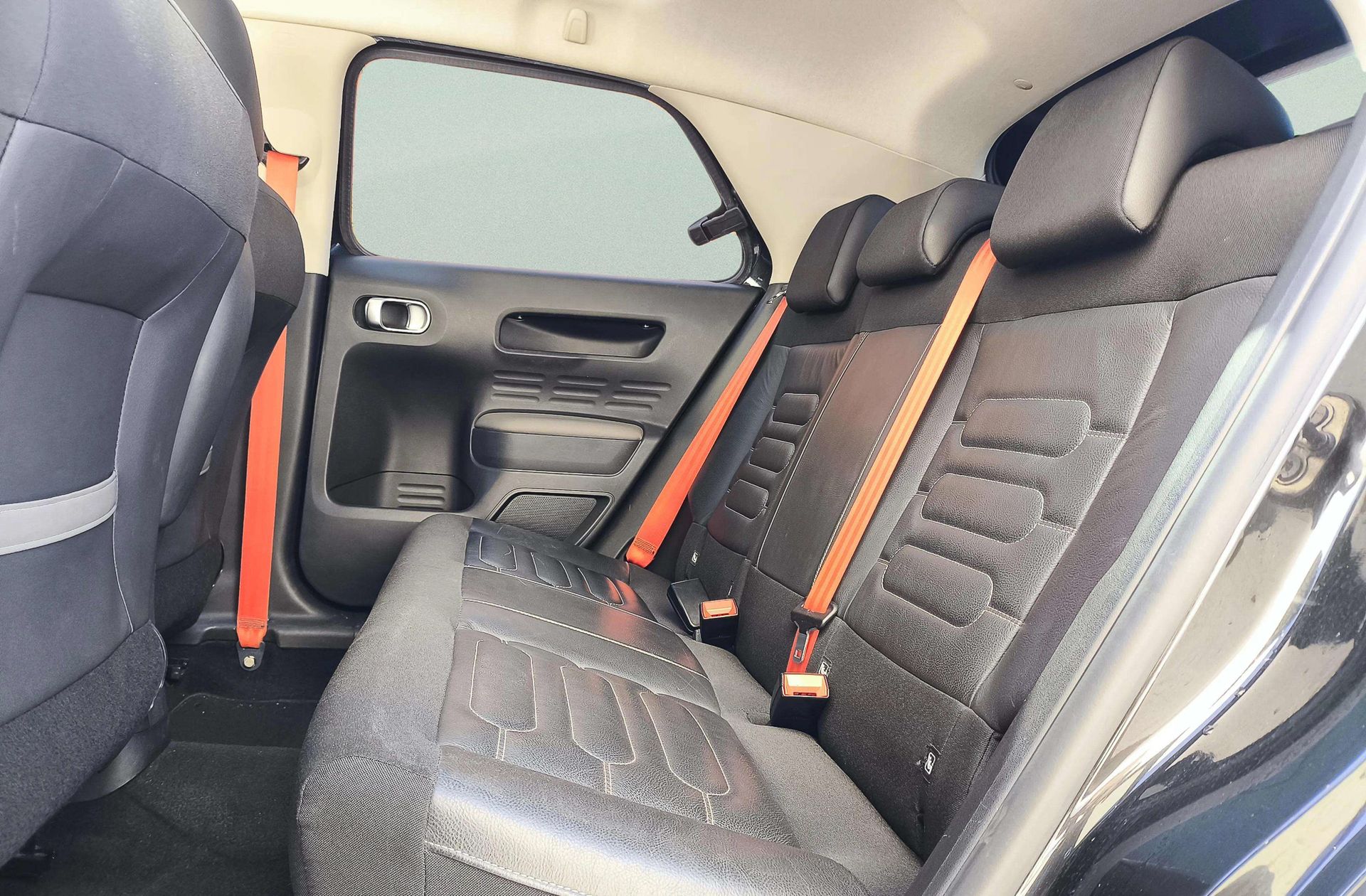 Citroën C4 Cactus PureTech 110 Rip Curl - foto 12