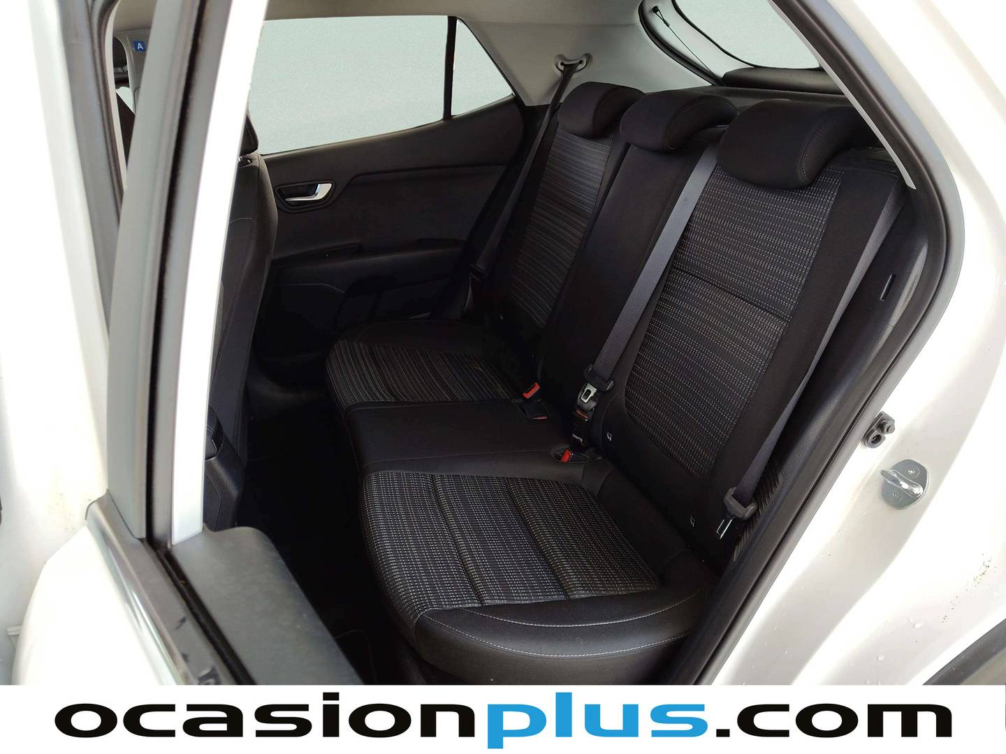 Foto asientos traseros KIA Stonic KIA Stonic 1.0 T-GDi MHEV Drive (100 CV)