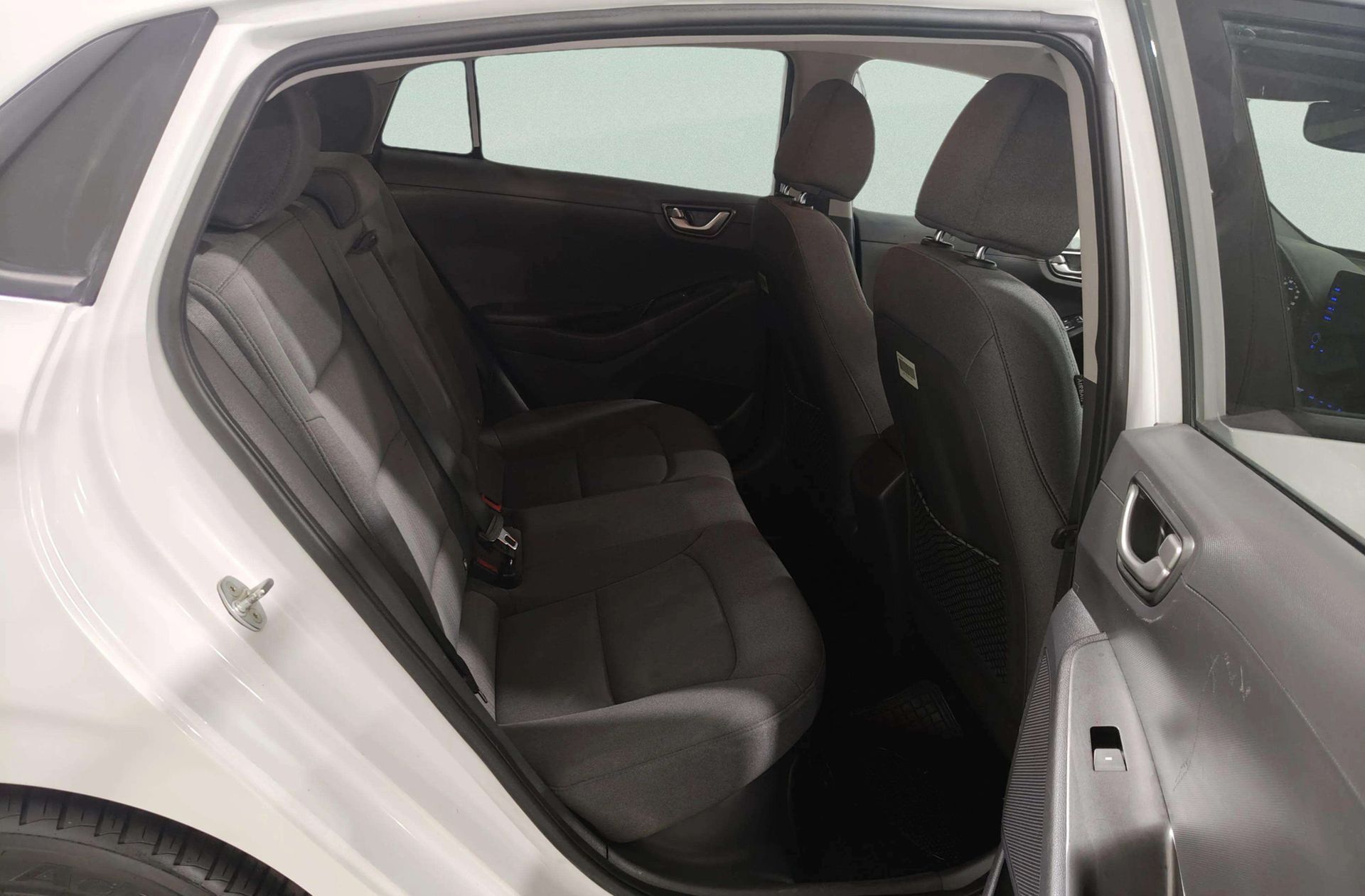 Hyundai Ioniq 1.6 GDI HEV Klass DCT - foto 15