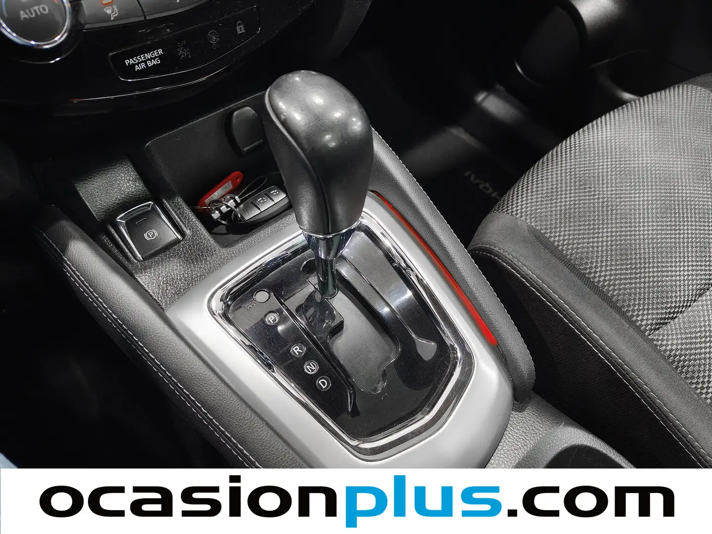 Foto Nissan QASHQAI Nissan Qashqai 1.2 DIG-T N-Connecta 4x2 XTronic (115 CV)