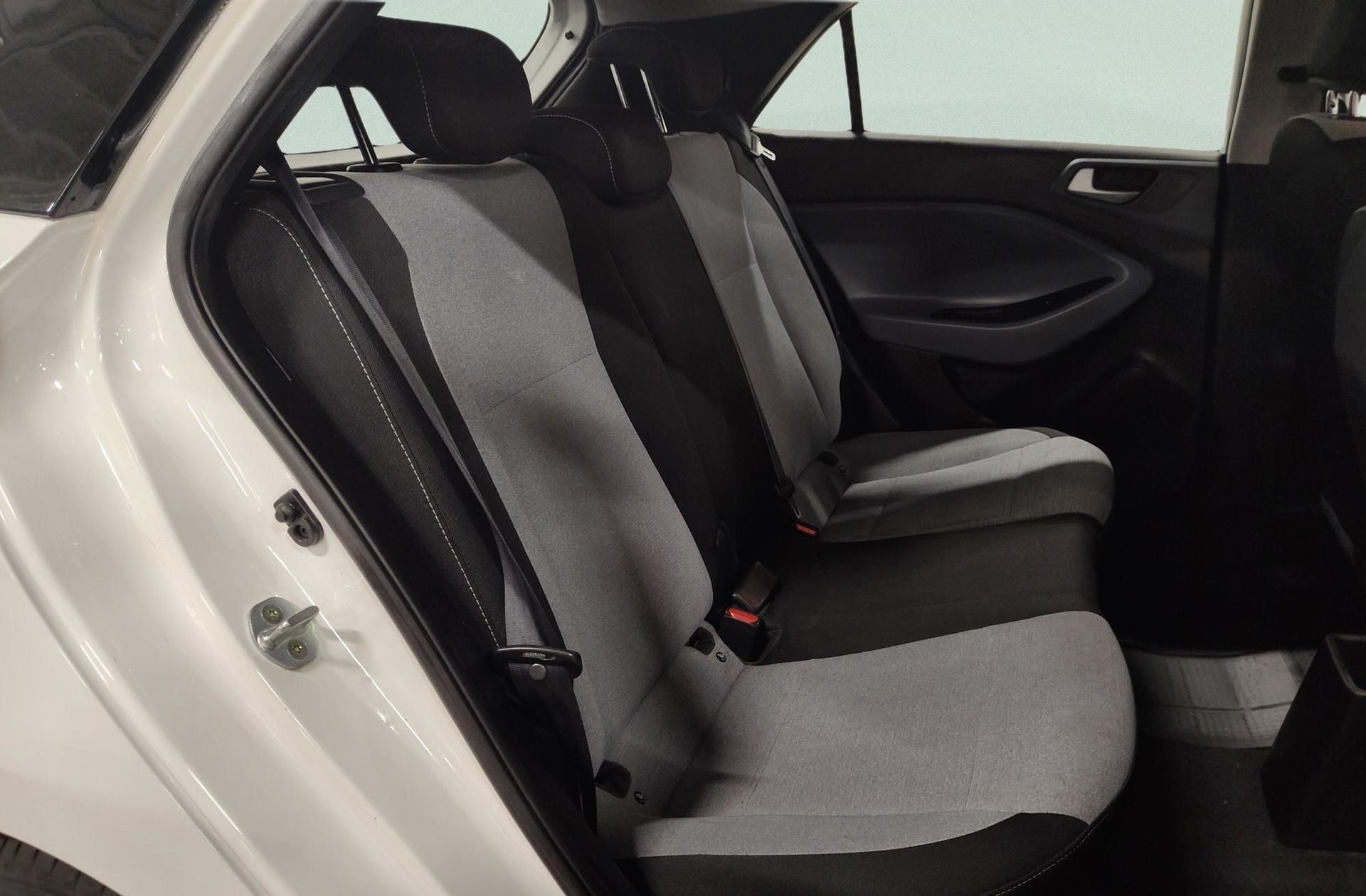 Hyundai i20 1.2 MPI BlueDrive Klass - foto 17