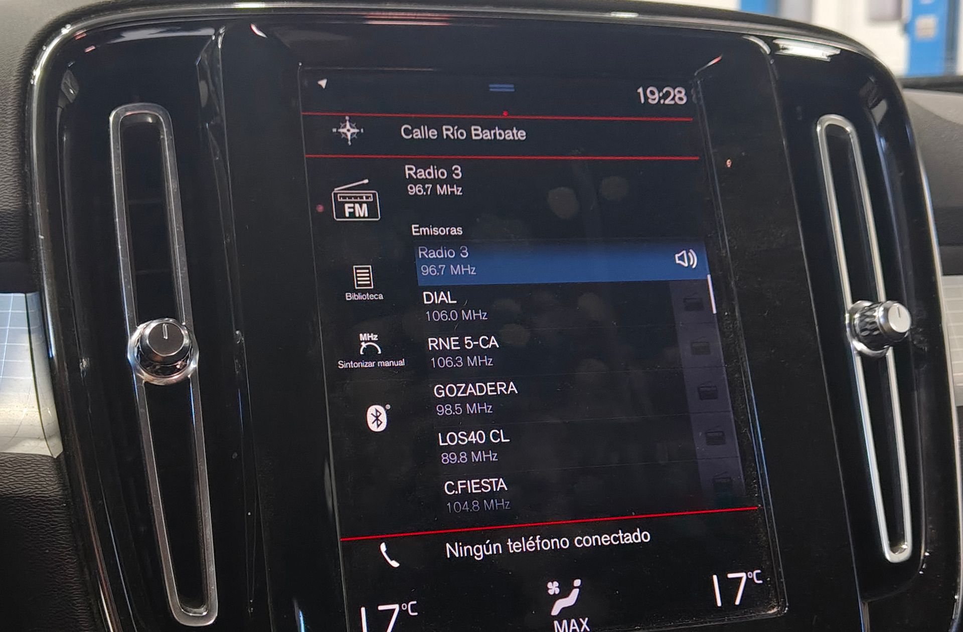 Volvo XC40 T2 Momentum Pro - foto 33