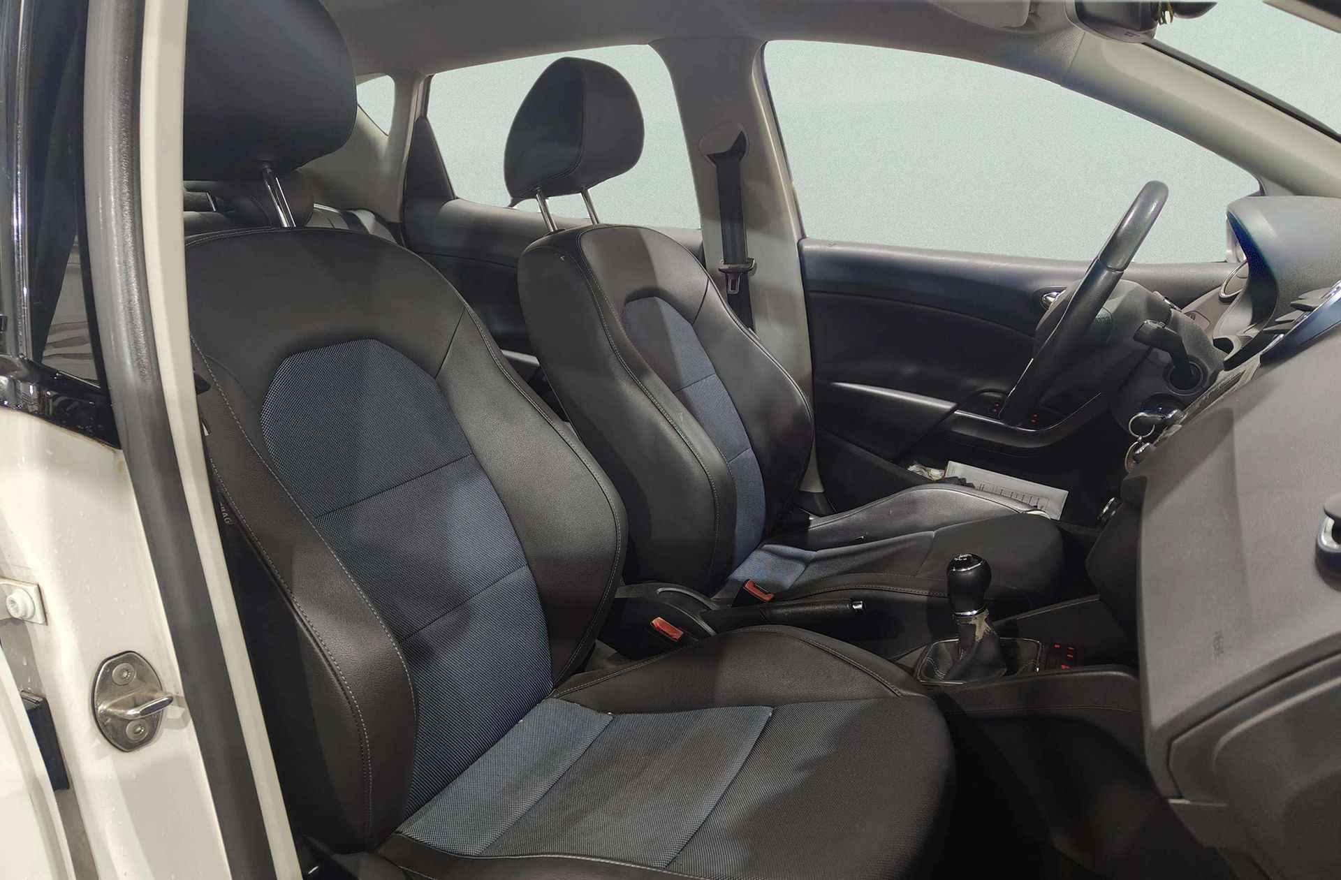 SEAT Ibiza 1.4 TDI Style Connect - foto 14