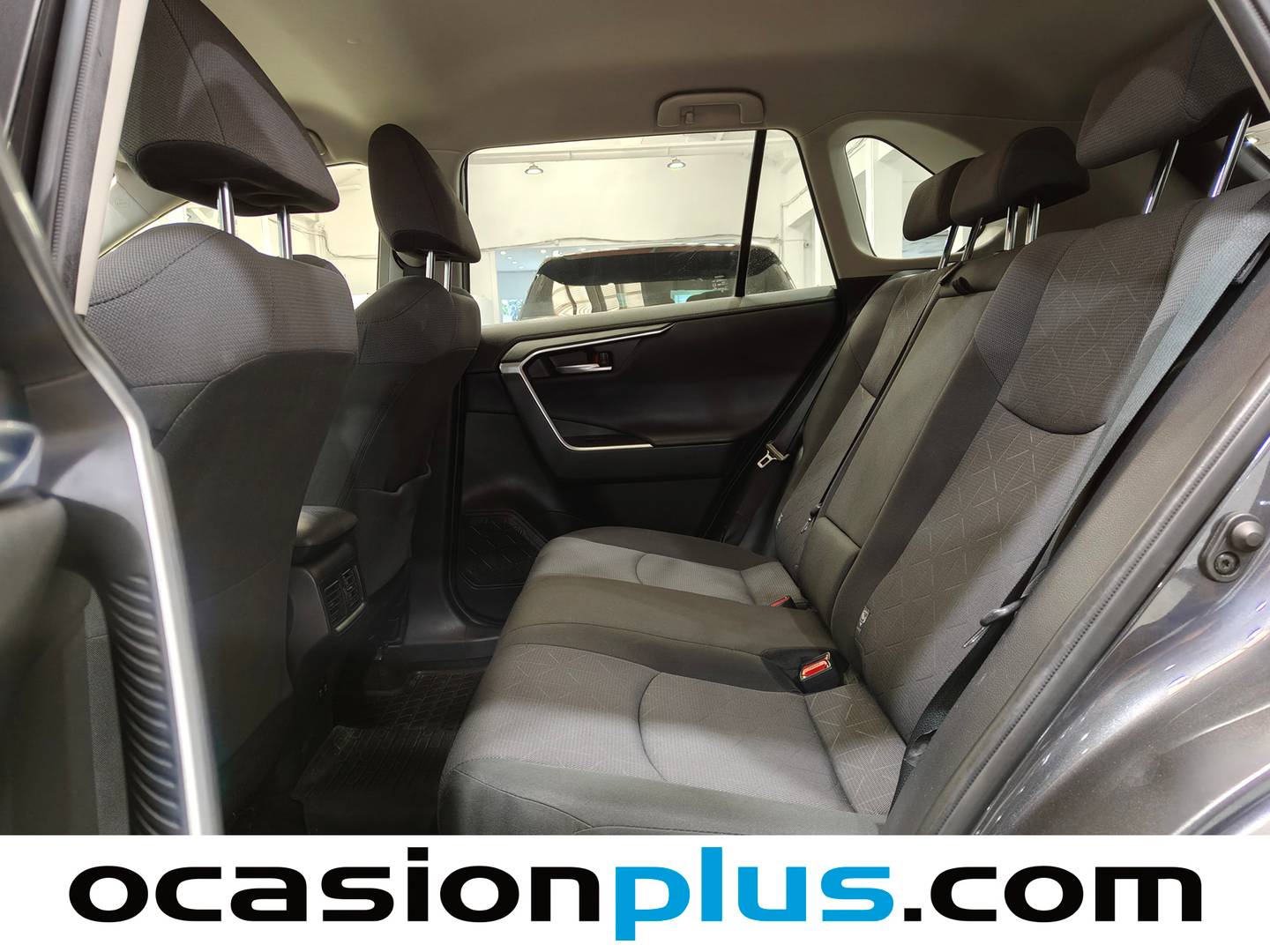 Foto asientos traseros Toyota Rav4 Toyota Rav4 220H Business (218 CV)