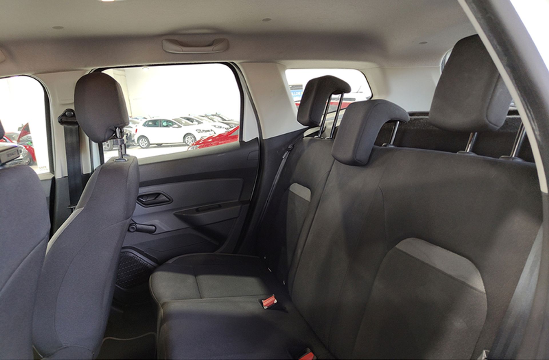 Dacia Duster Essential 1.6 4x2 - foto 9
