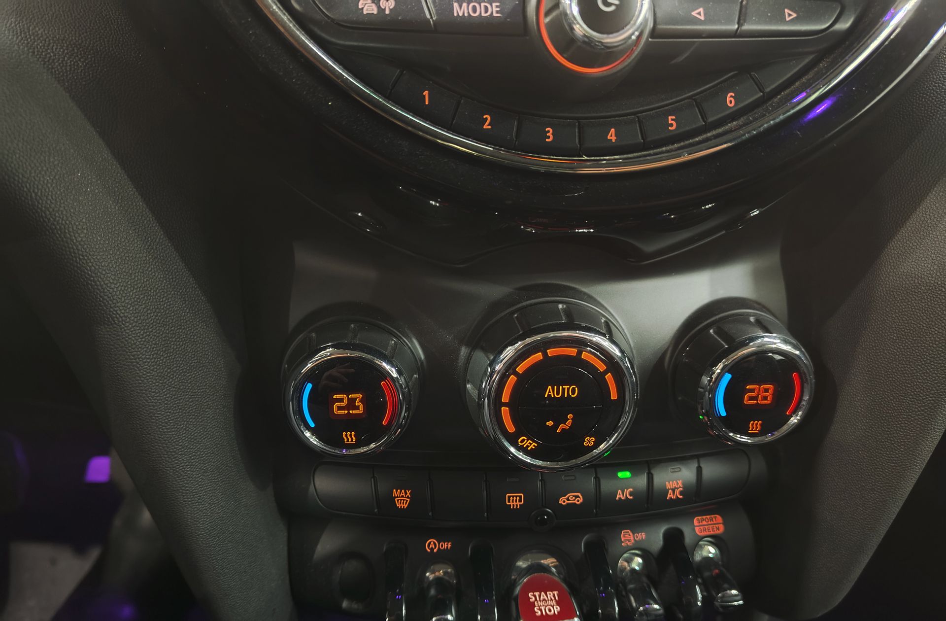 MINI Cooper One D - foto 29