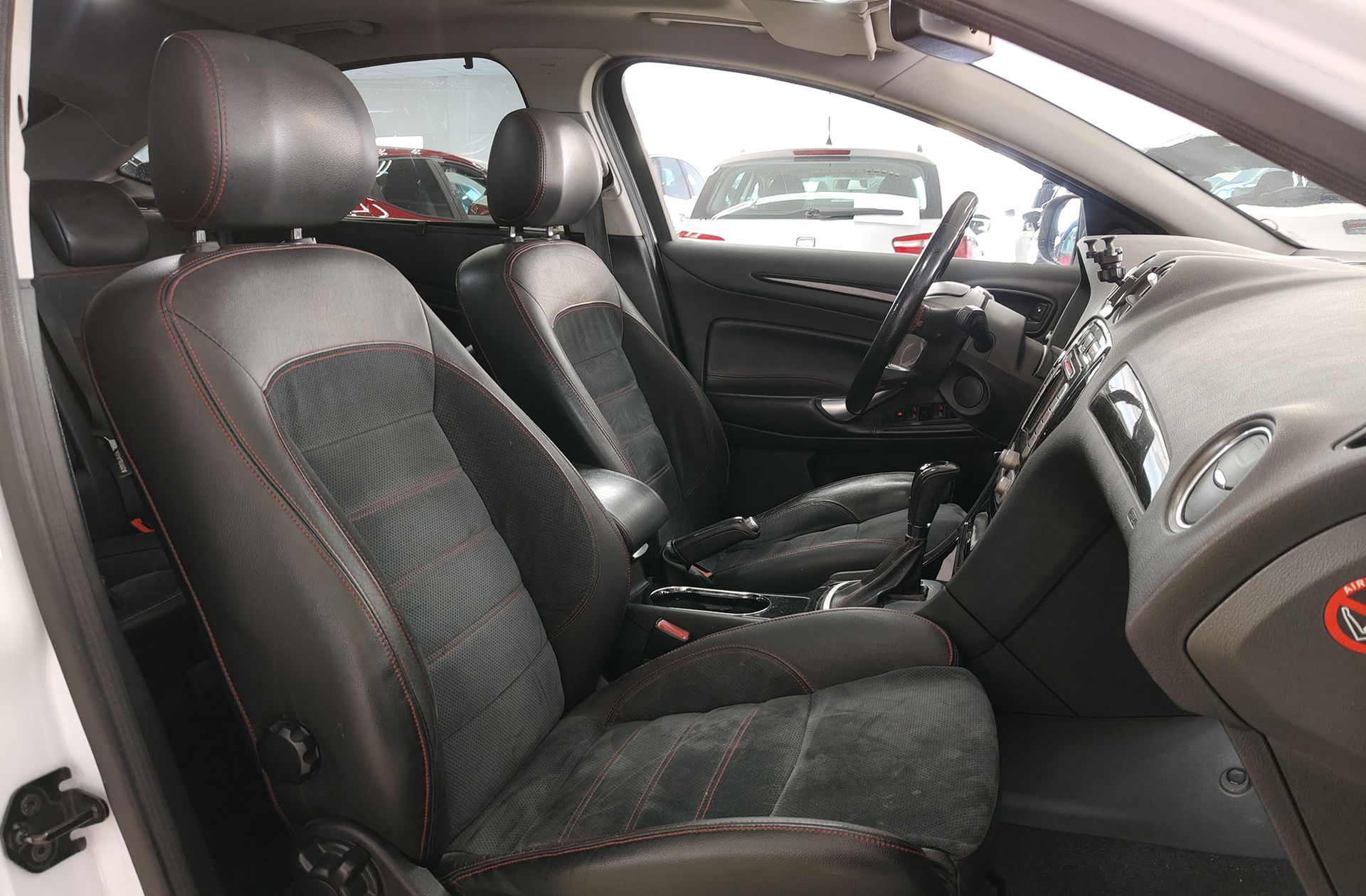 Ford Mondeo 2.0 EcoBoost 203 Titanium S Powershift - foto 19