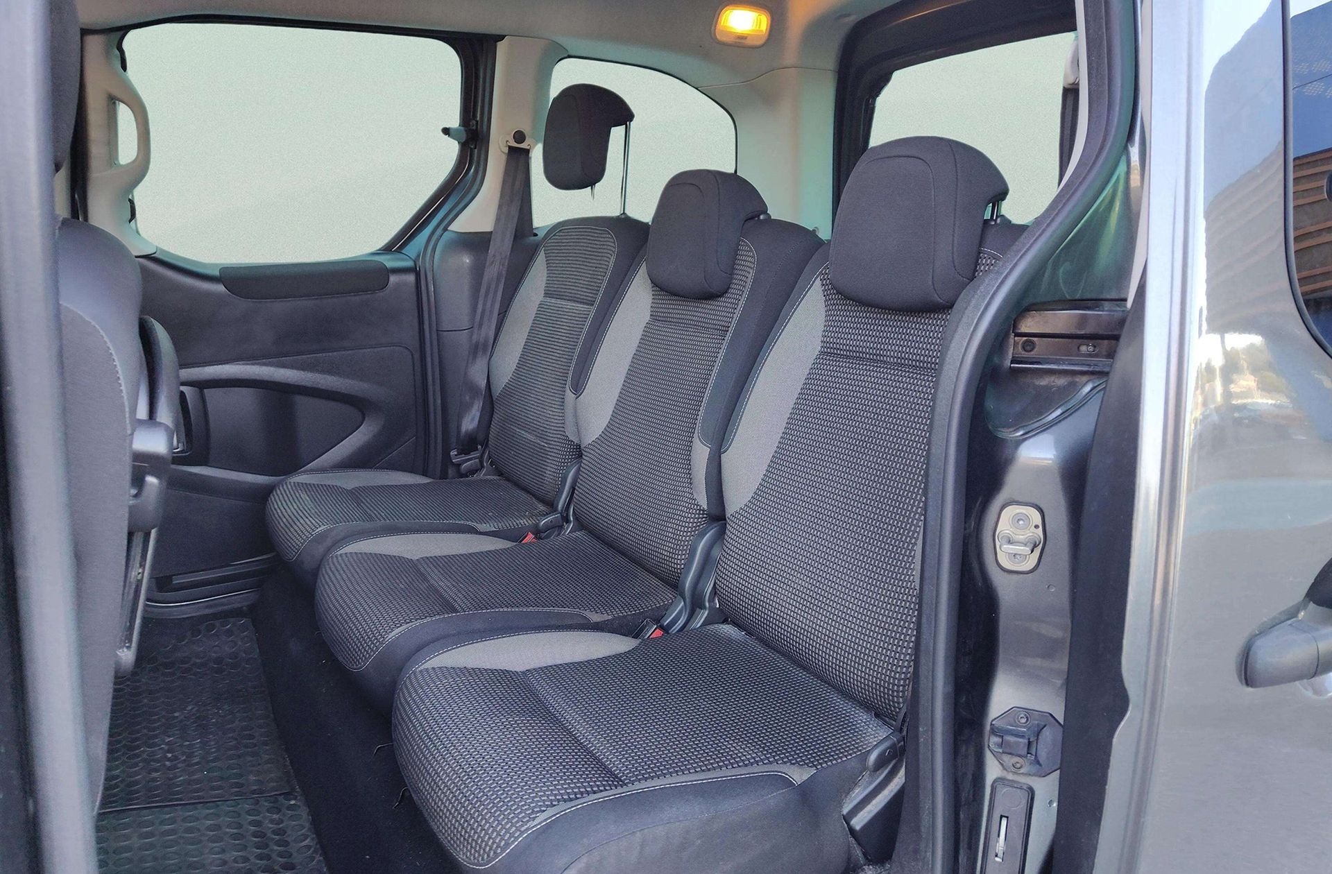 Peugeot Partner Tepee BlueHDi 100 Outdoor - foto 12