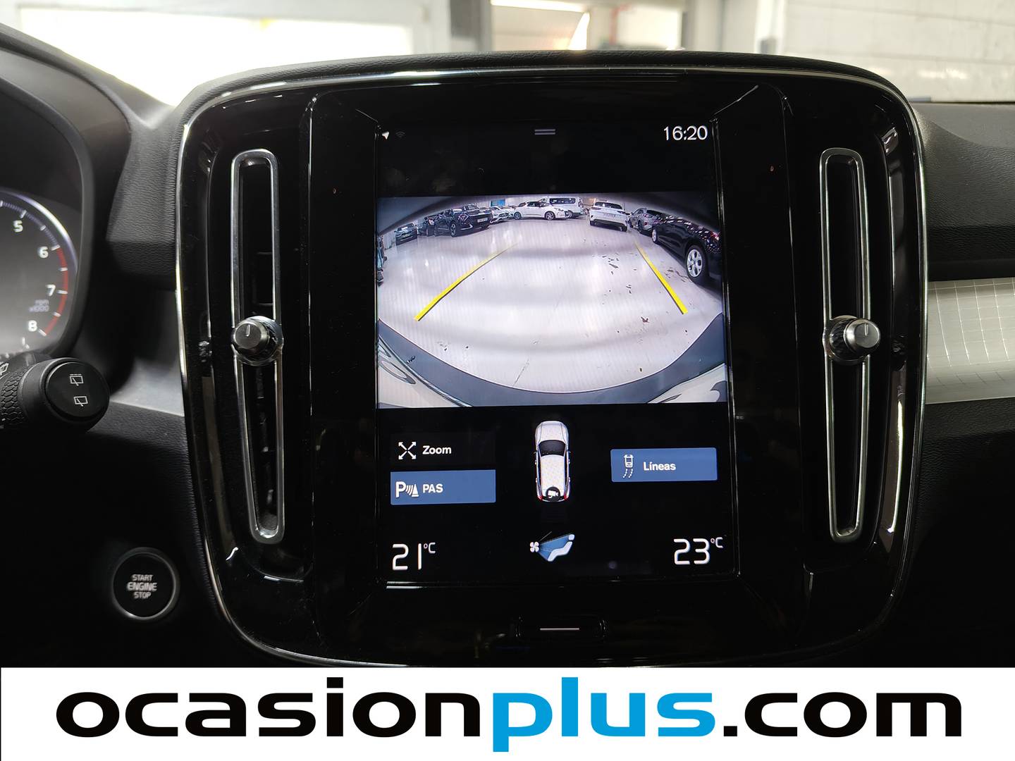 Extras y acabados del Volvo XC40 Volvo XC40 T2 Momentum Core (129 CV)