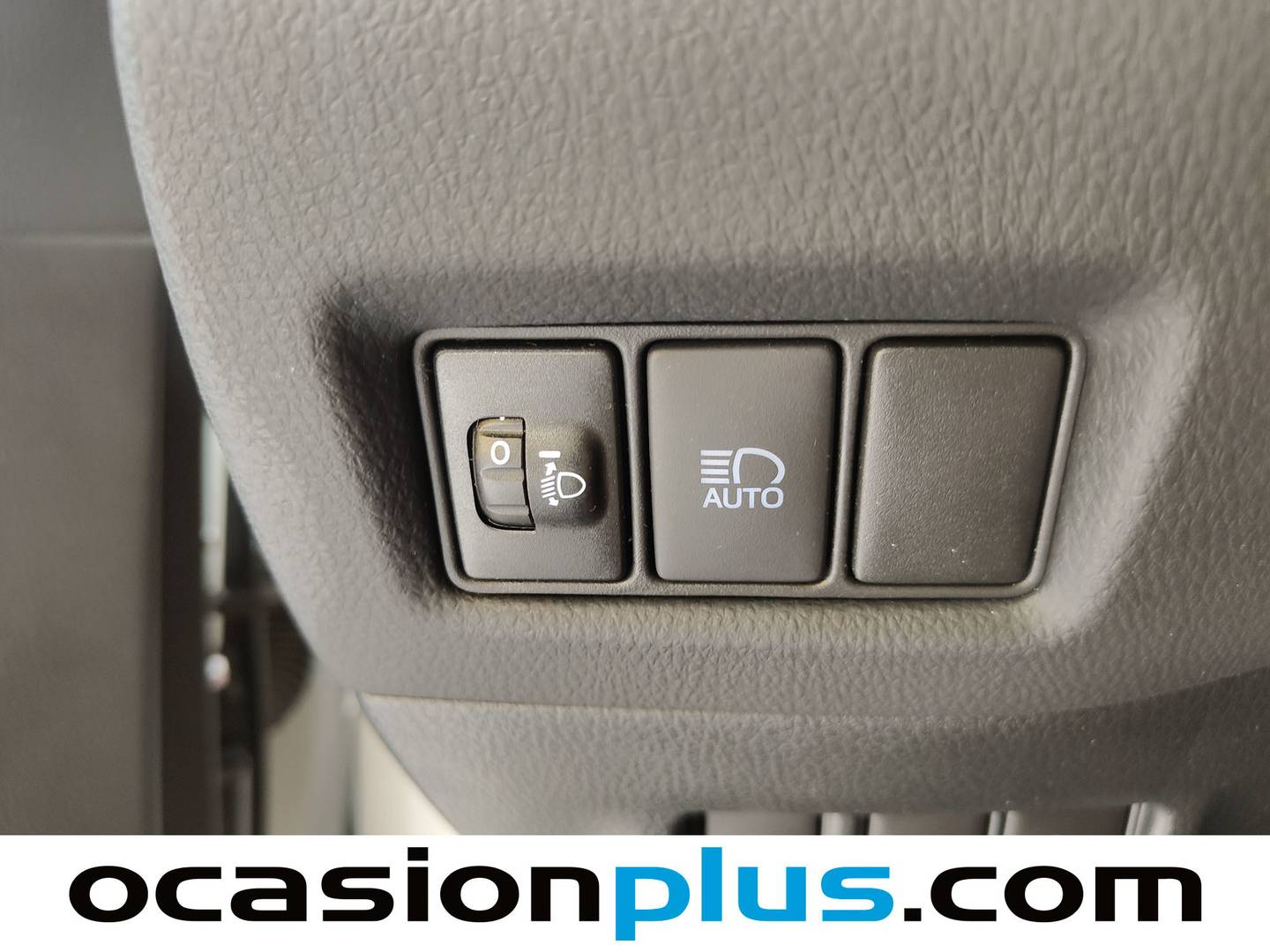 Extras y acabados del Toyota C-HR Toyota C-HR 1.8 125H Advance (122 CV)