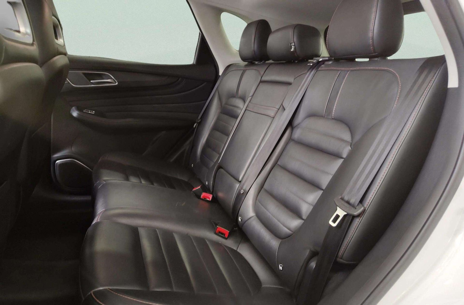 MG HS 1.5 Turbo GDI Luxury DCT - foto 14