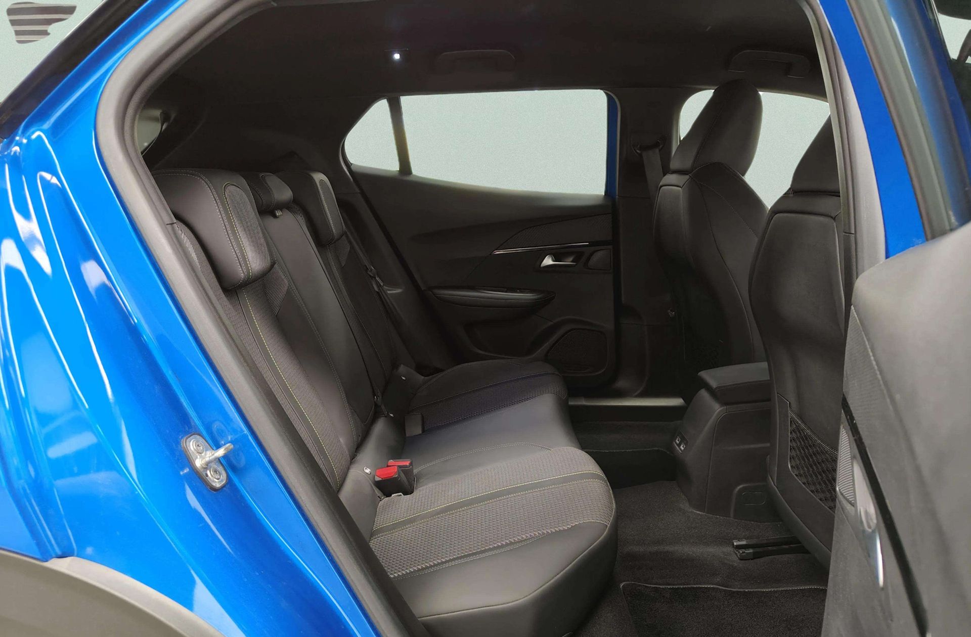 Peugeot 2008 BlueHDi 130 GT EAT8 - foto 22