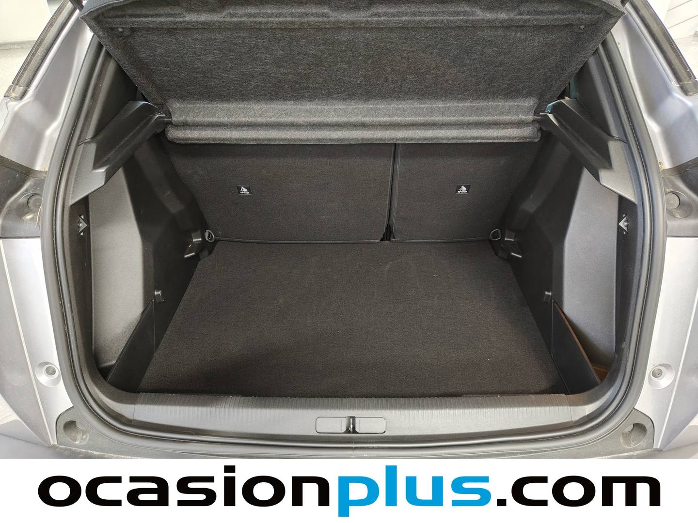 Foto Peugeot 2008 Peugeot 2008 Allure Hybrid eDCS6 (136 CV)