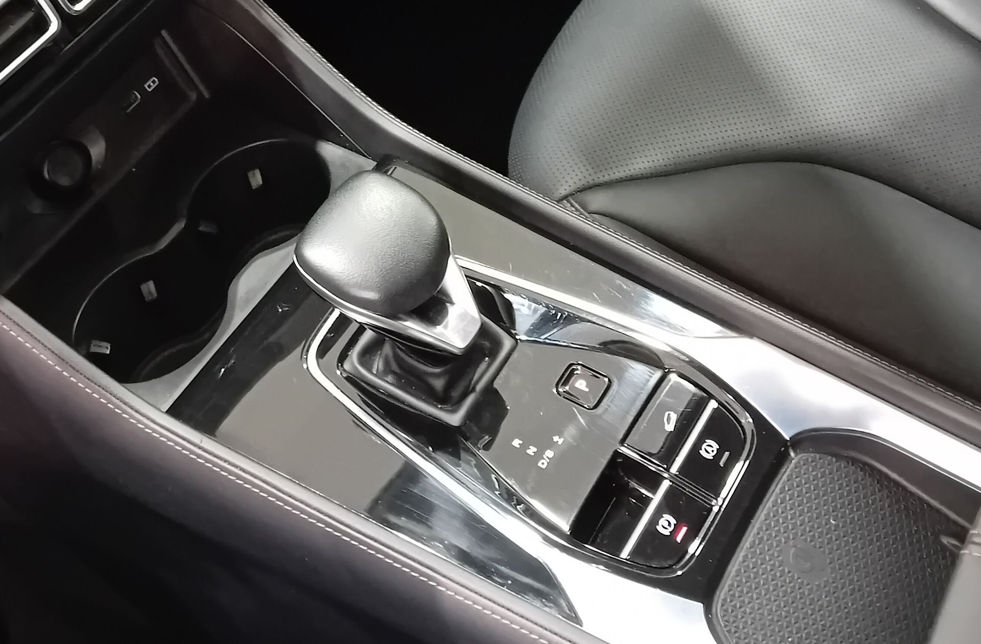 MG HS 1.5T Luxury DCT - foto 5