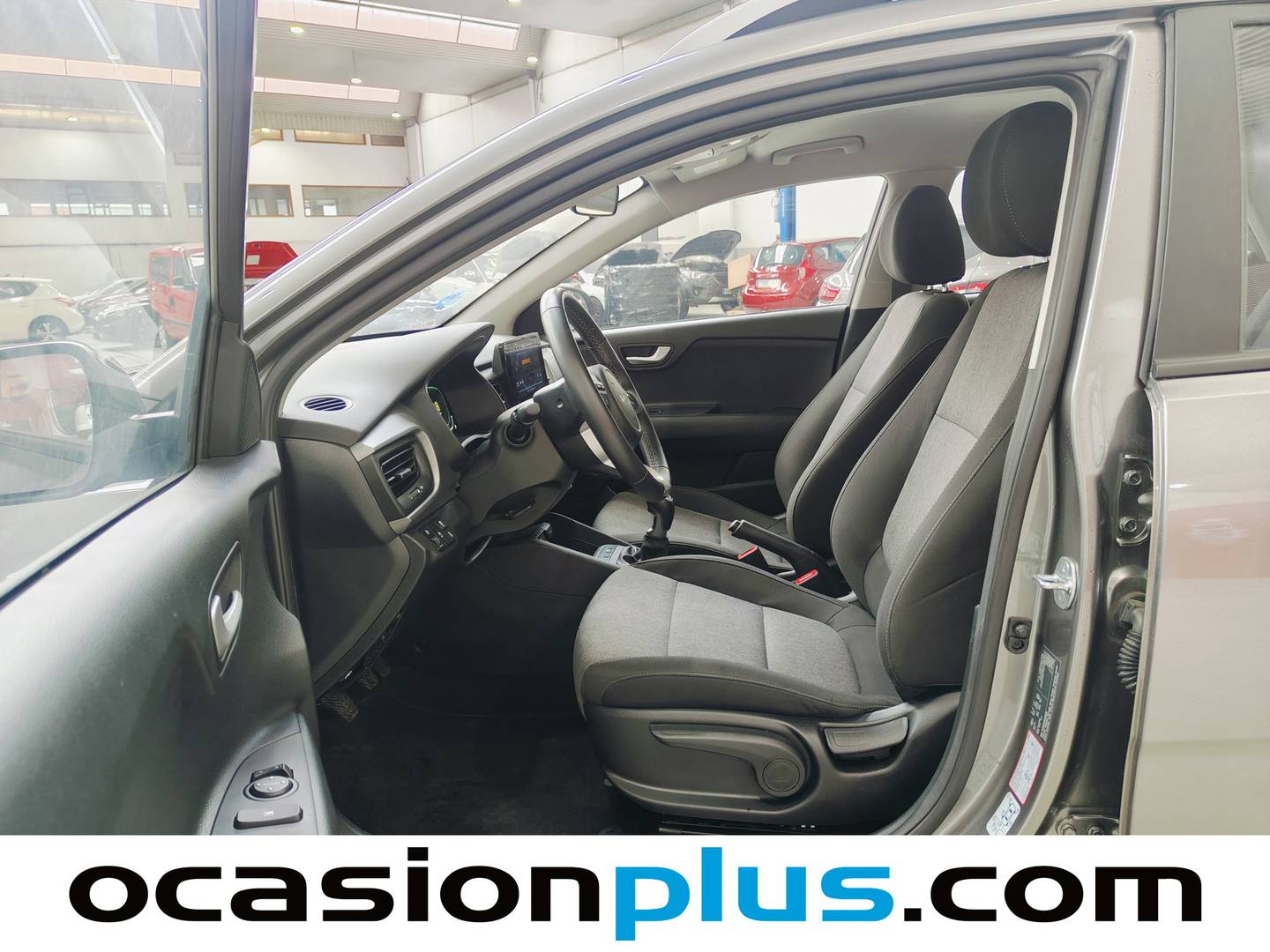 Foto asientos delanteros KIA Stonic KIA Stonic 1.0 T-GDi MHEV MT Concept (100 CV)