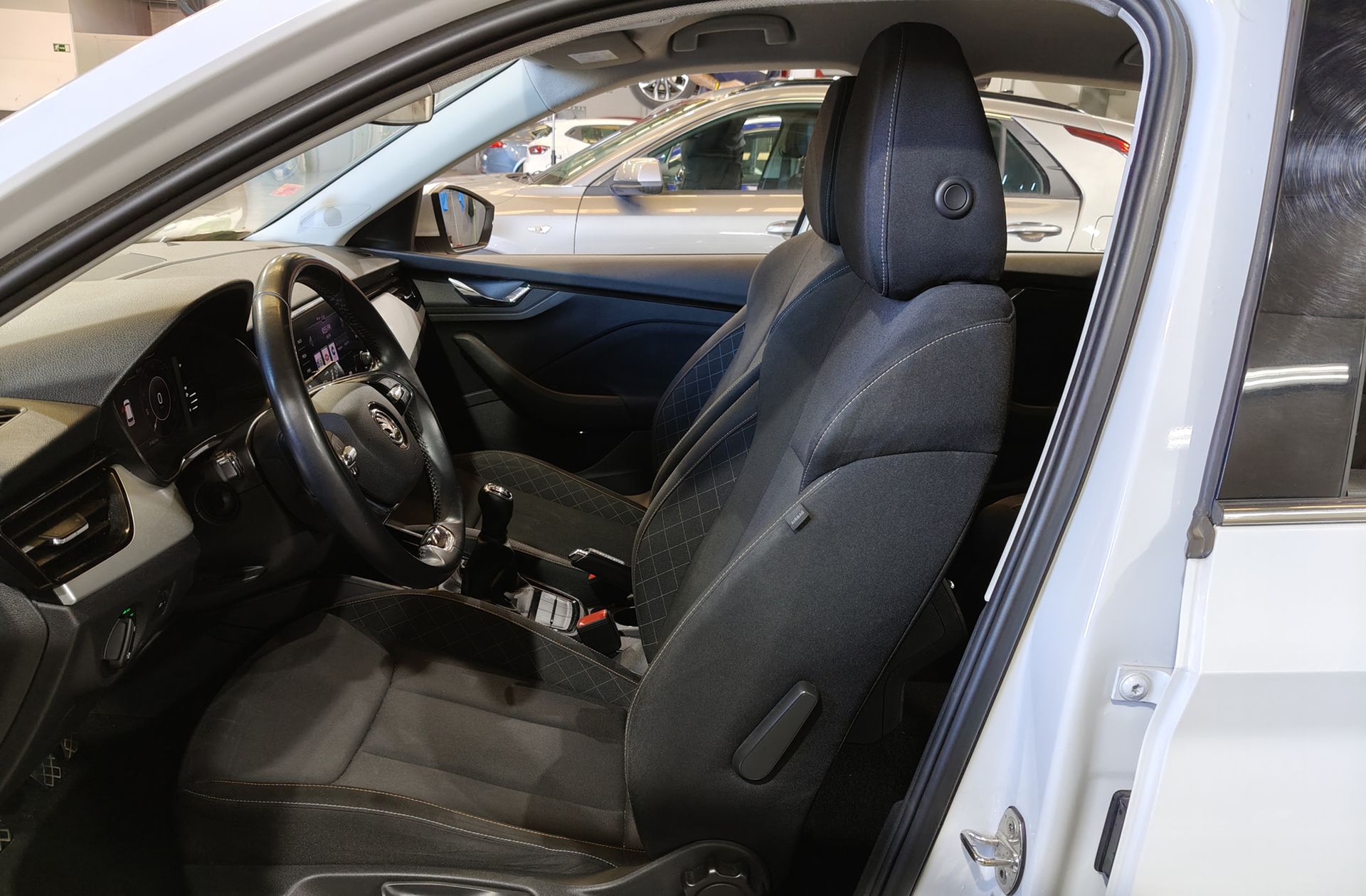 Škoda Kamiq 1.0 TSI Ambition - foto 10