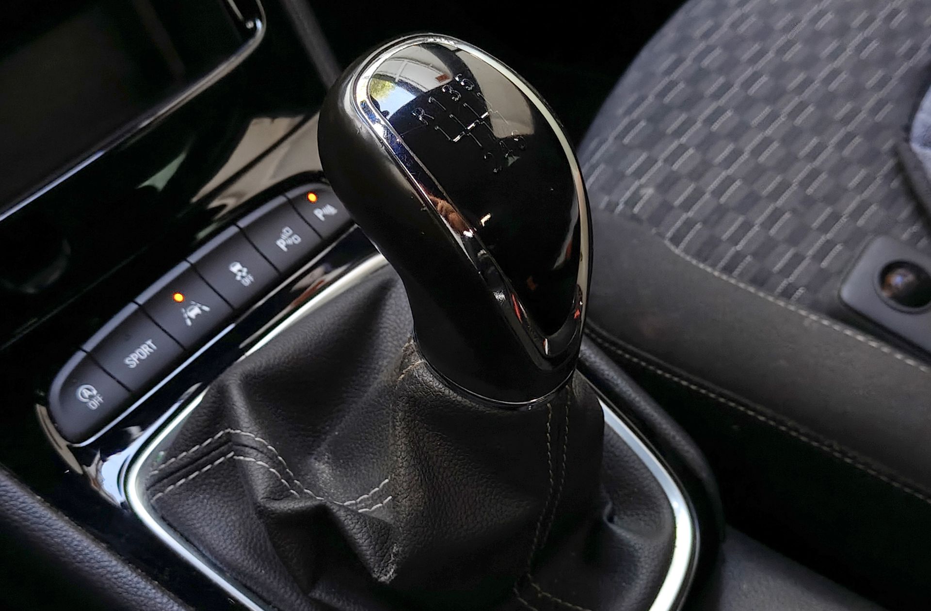 Opel Astra 1.6 CDTi Dynamic - foto 5