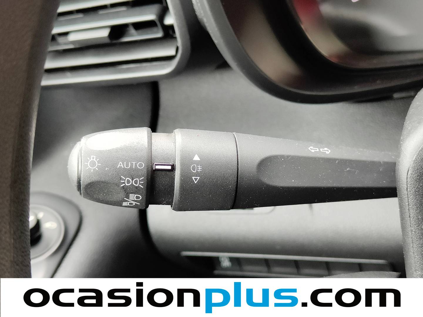 Extras y acabados del Citroën Berlingo Citroën Berlingo Furgon BlueHDi 100 Talla M Control (102 CV)