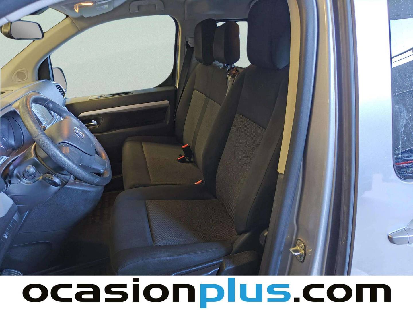 Foto asientos traseros Toyota Proace Verso Toyota Proace Verso 2.0D VX Plus Shuttle L1 (145 CV)