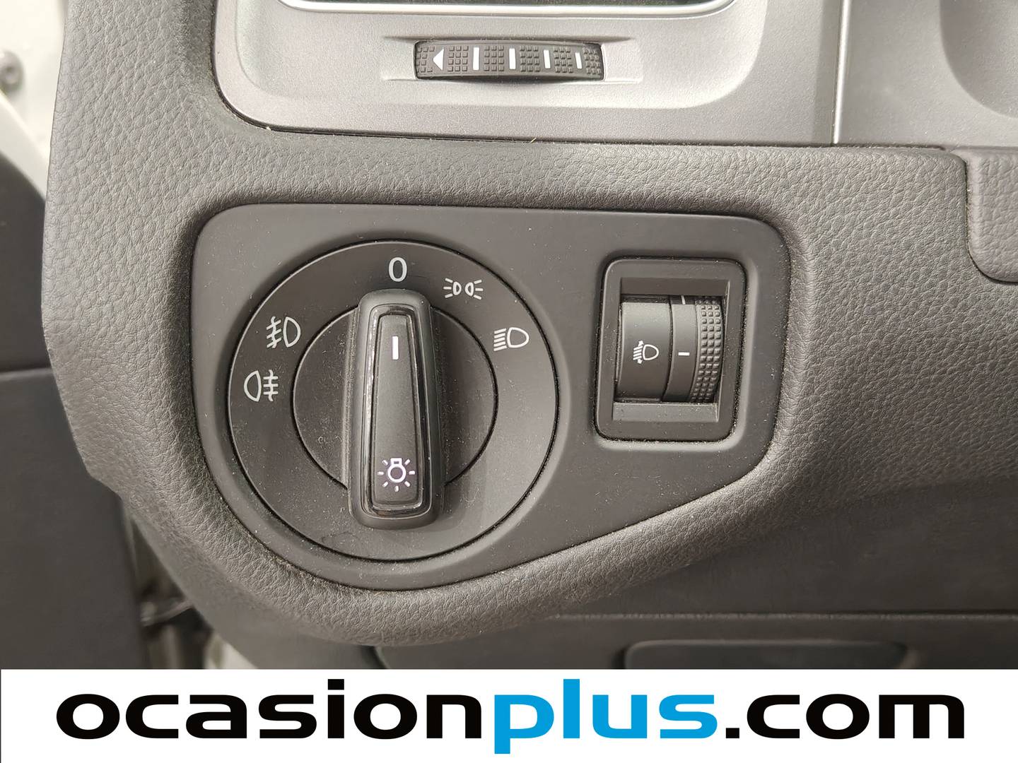 Foto Volkswagen Golf Volkswagen Golf Variant Business & Navi 1.6 TDI CR BMT (110 CV)