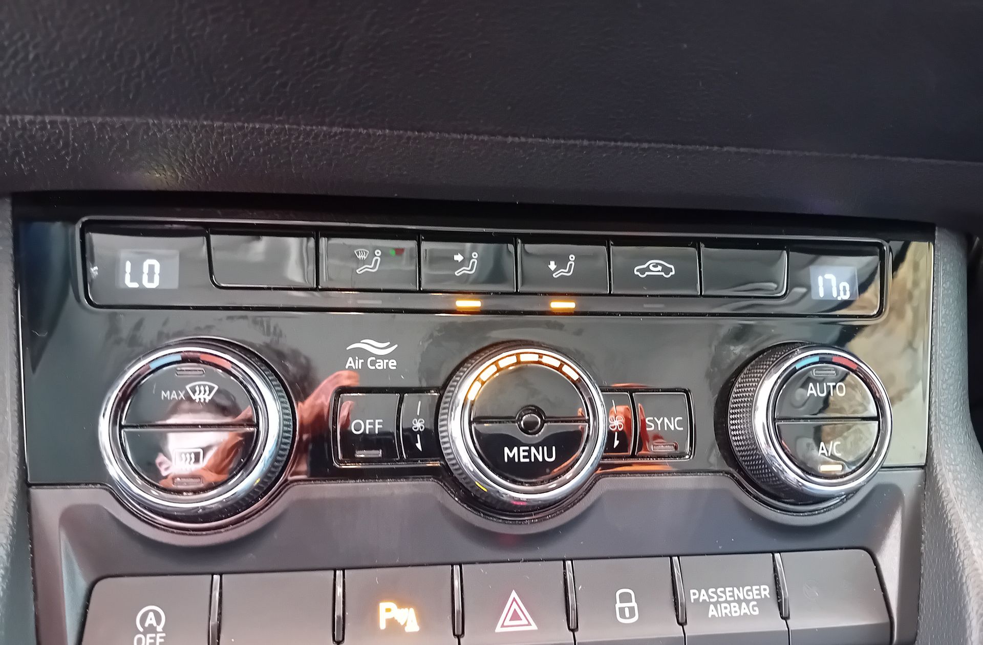 Škoda Karoq 1.0 TSI Like - foto 31