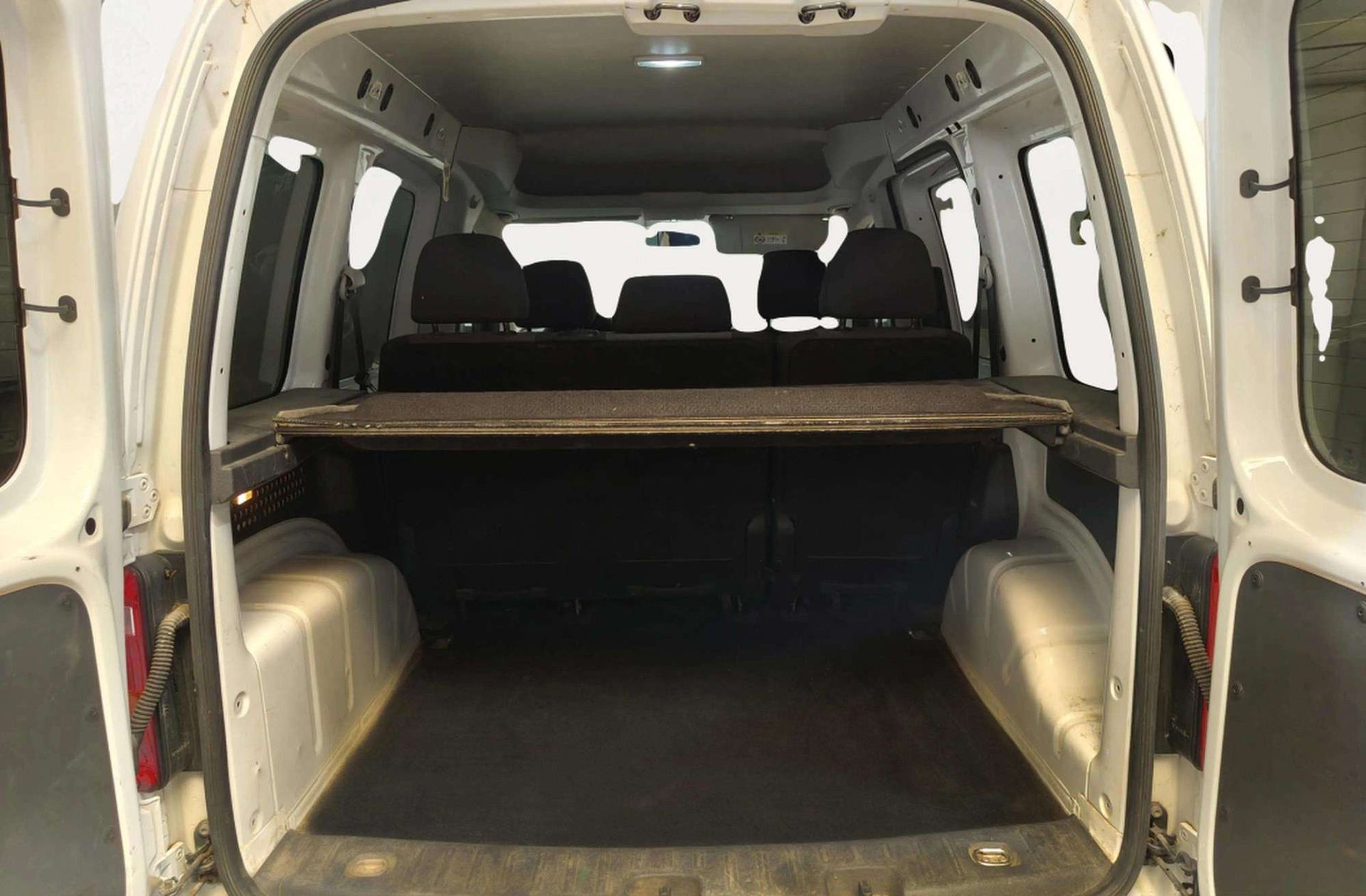 Volkswagen Caddy Profesional 2.0 TDI BMT - foto 12