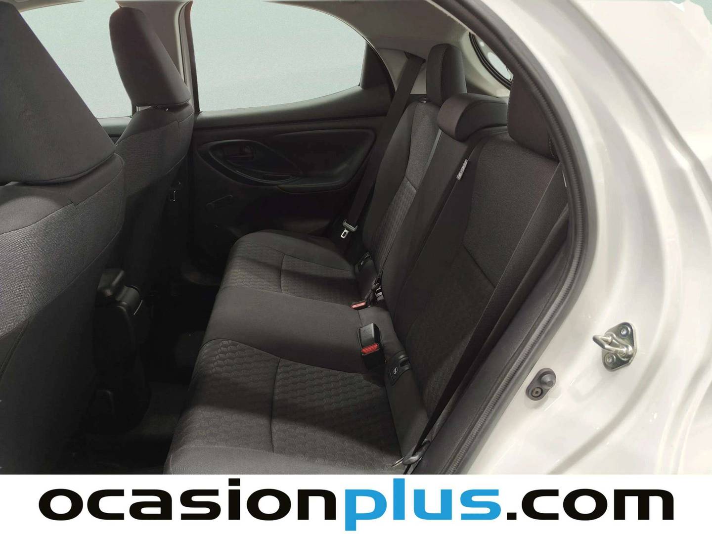 Foto asientos traseros Toyota Yaris Toyota Yaris 120H Business Plus (116 CV)