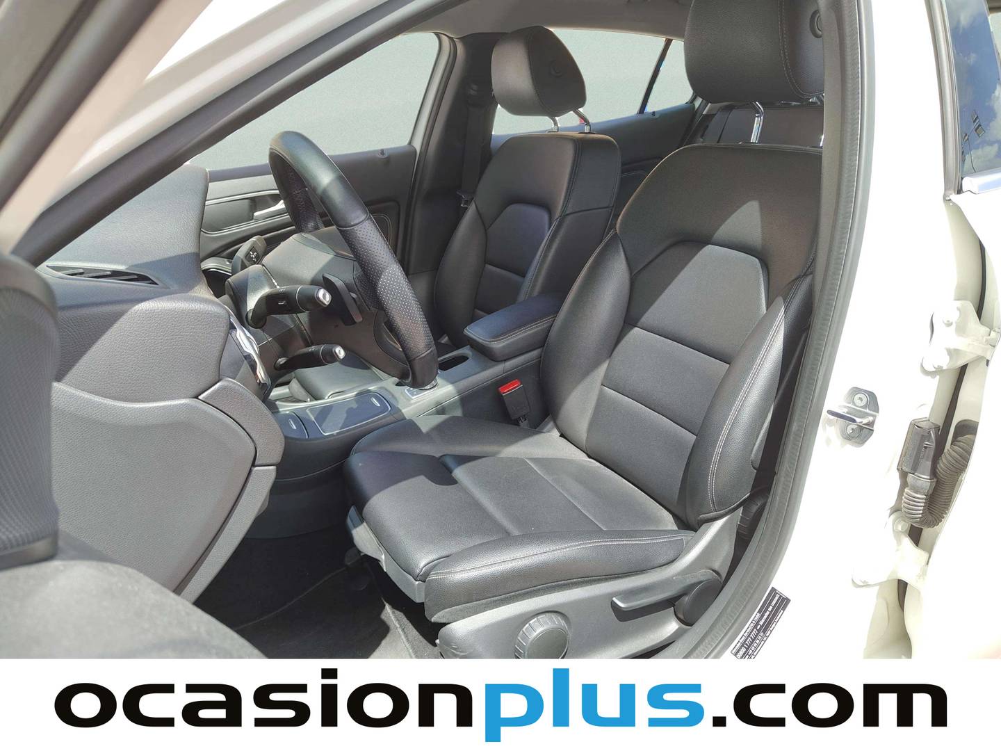 Foto asientos delanteros Mercedes GLA Mercedes GLA 180 (122 CV)