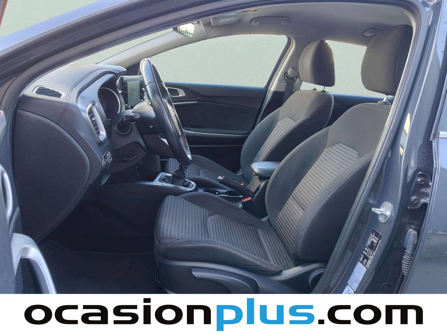 Foto asientos delanteros KIA Ceed KIA Ceed 1.6 MHEV iMT Drive (136 CV)