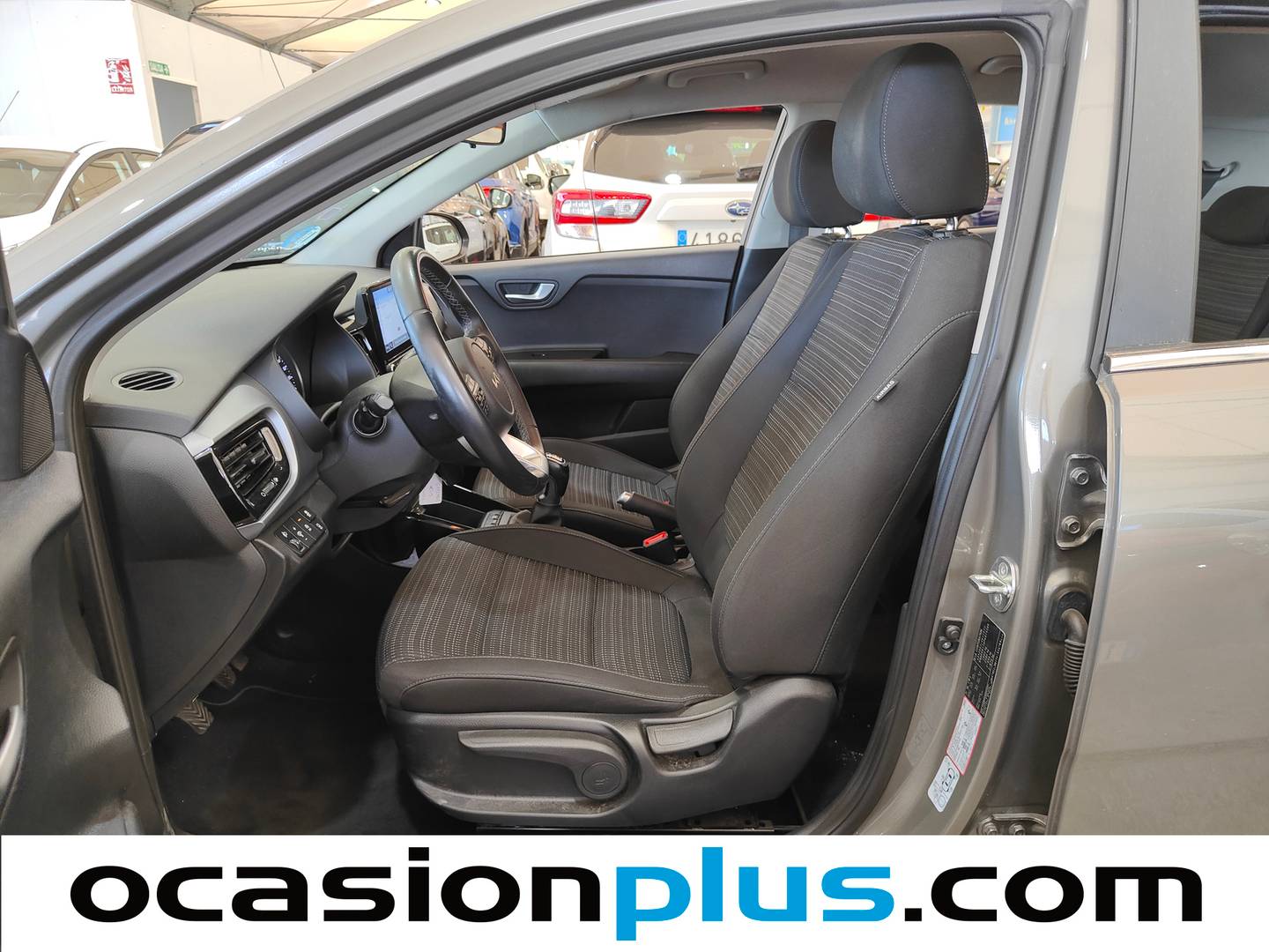 Foto asientos delanteros KIA Stonic KIA Stonic 1.0 T-GDi MHEV Drive iMT (120 CV)