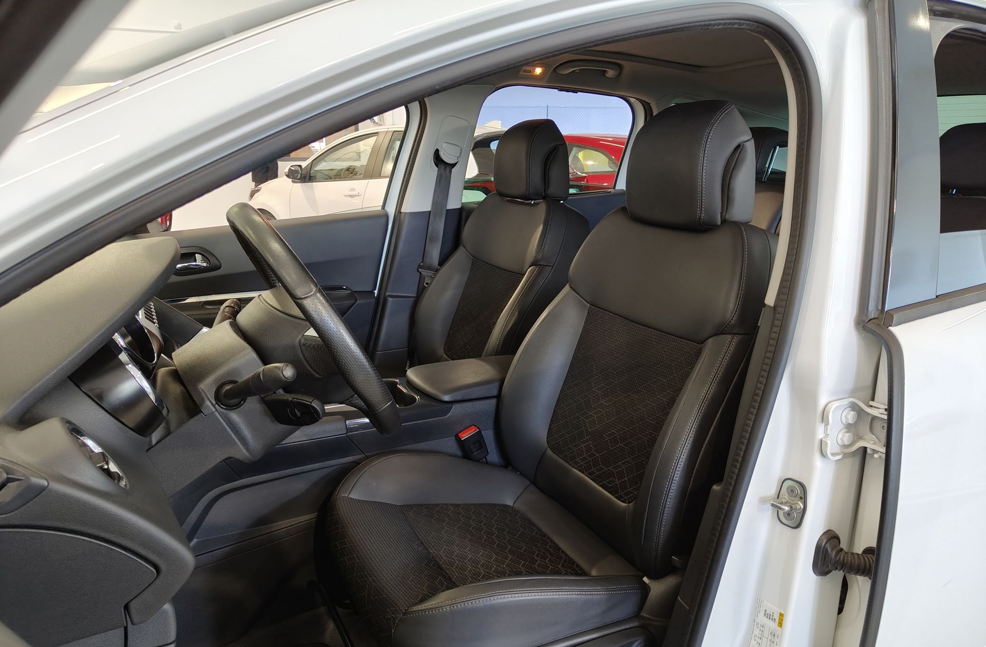 Peugeot 3008 PureTech 130 Allure - foto 10