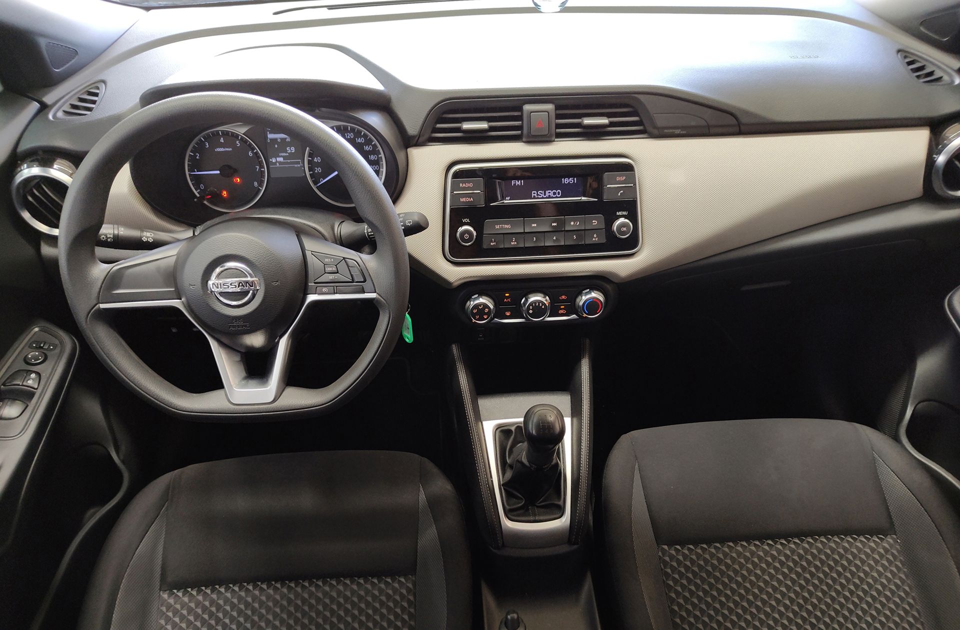 Nissan Micra 1.0 G Visia+ - foto 6
