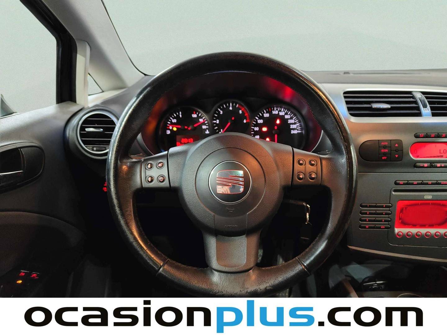 Equipamiento del Seat León Seat León 2.0 TDI Stylance (140 CV)