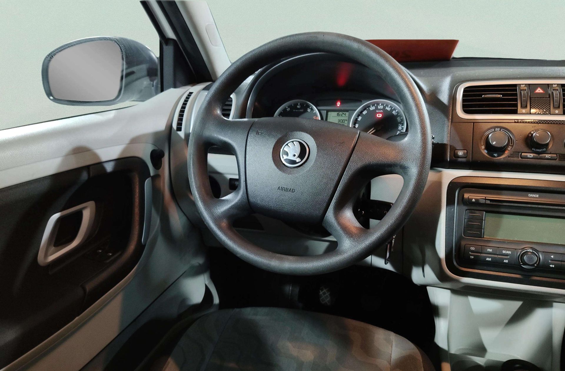 Škoda Fabia 1.2 Young - foto 18