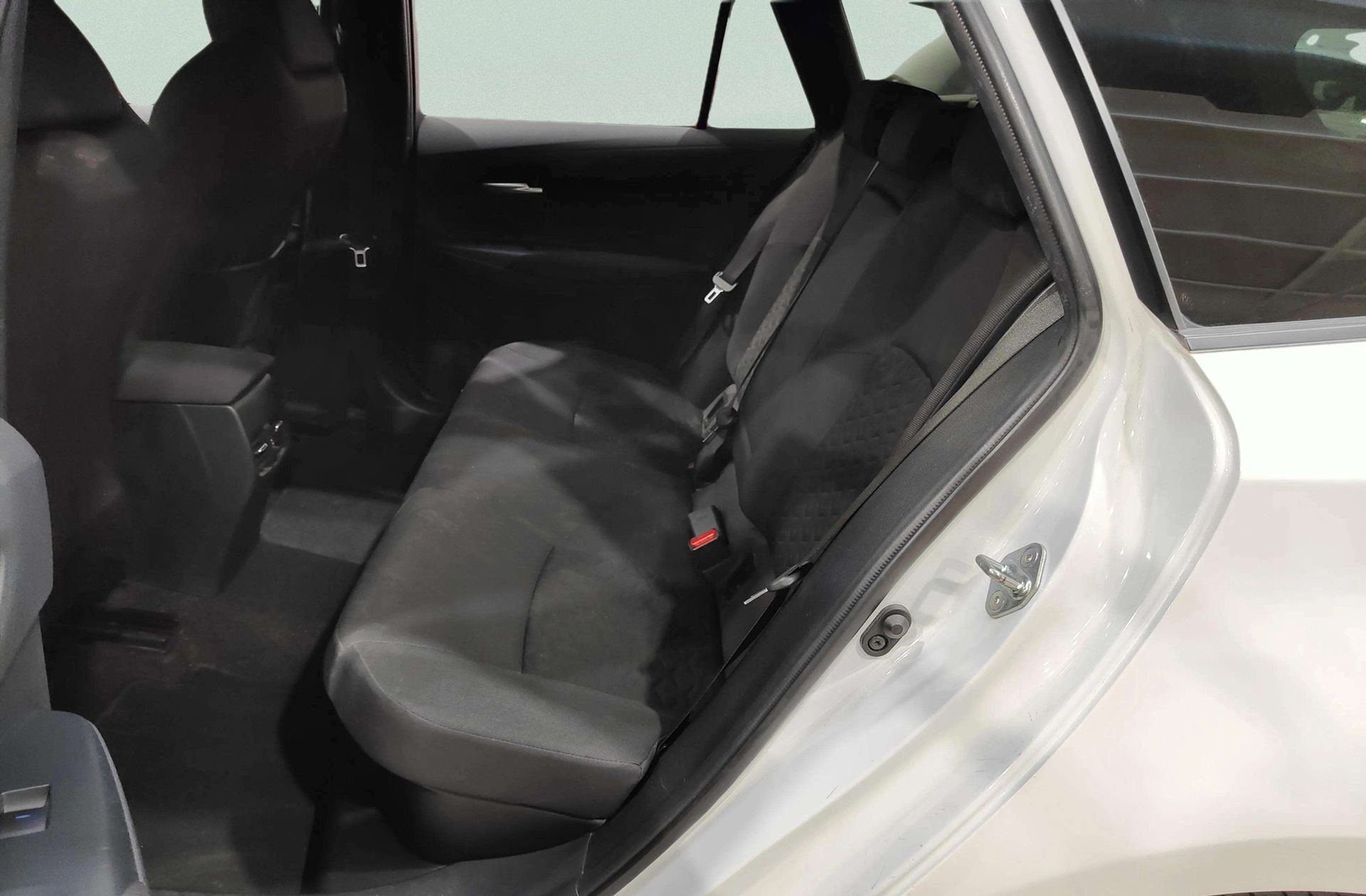Suzuki Swace 1.8 Hybrid GLE - foto 13