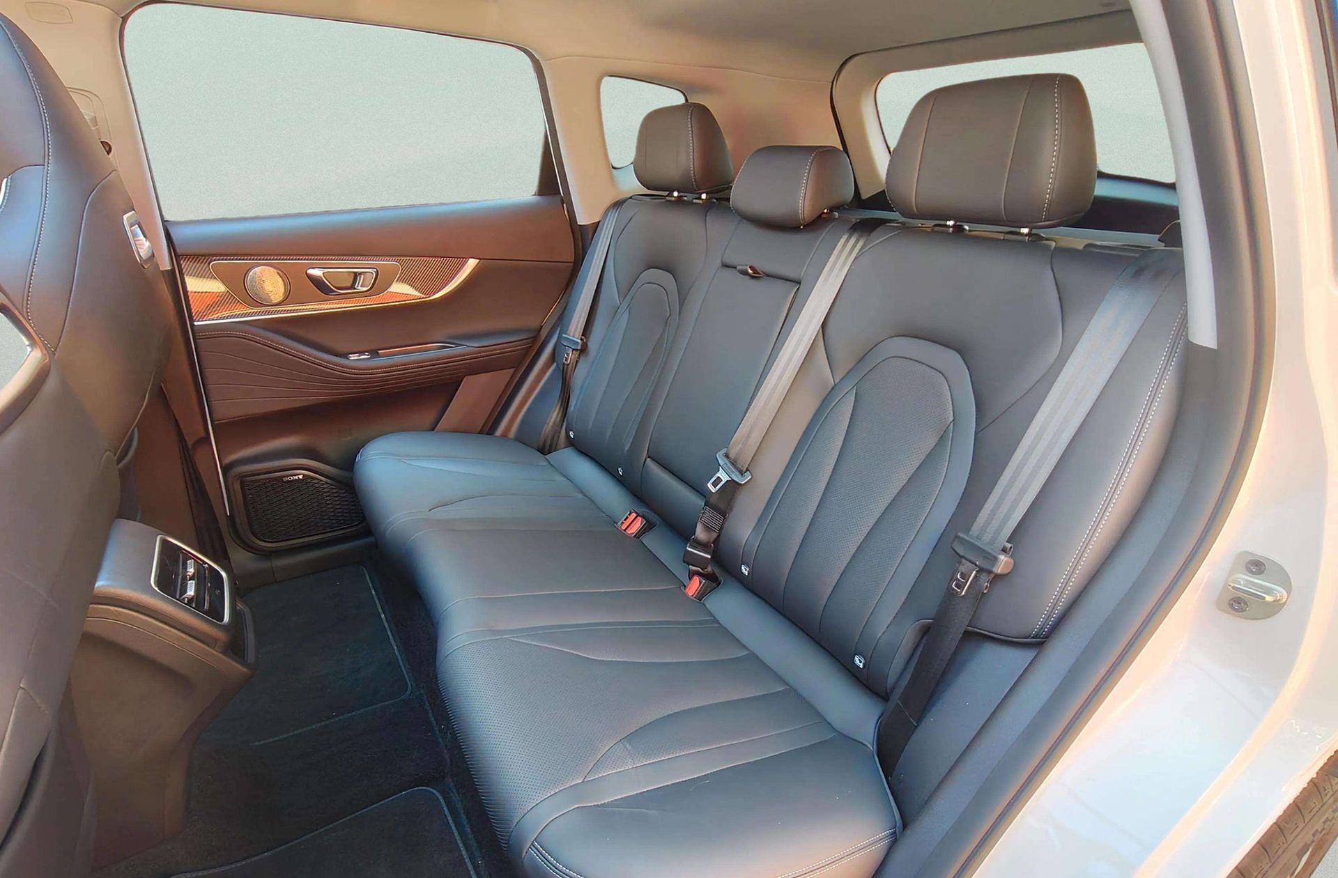 Ebro s700 1.6 T-GDi Luxury 7 DCT - foto 15