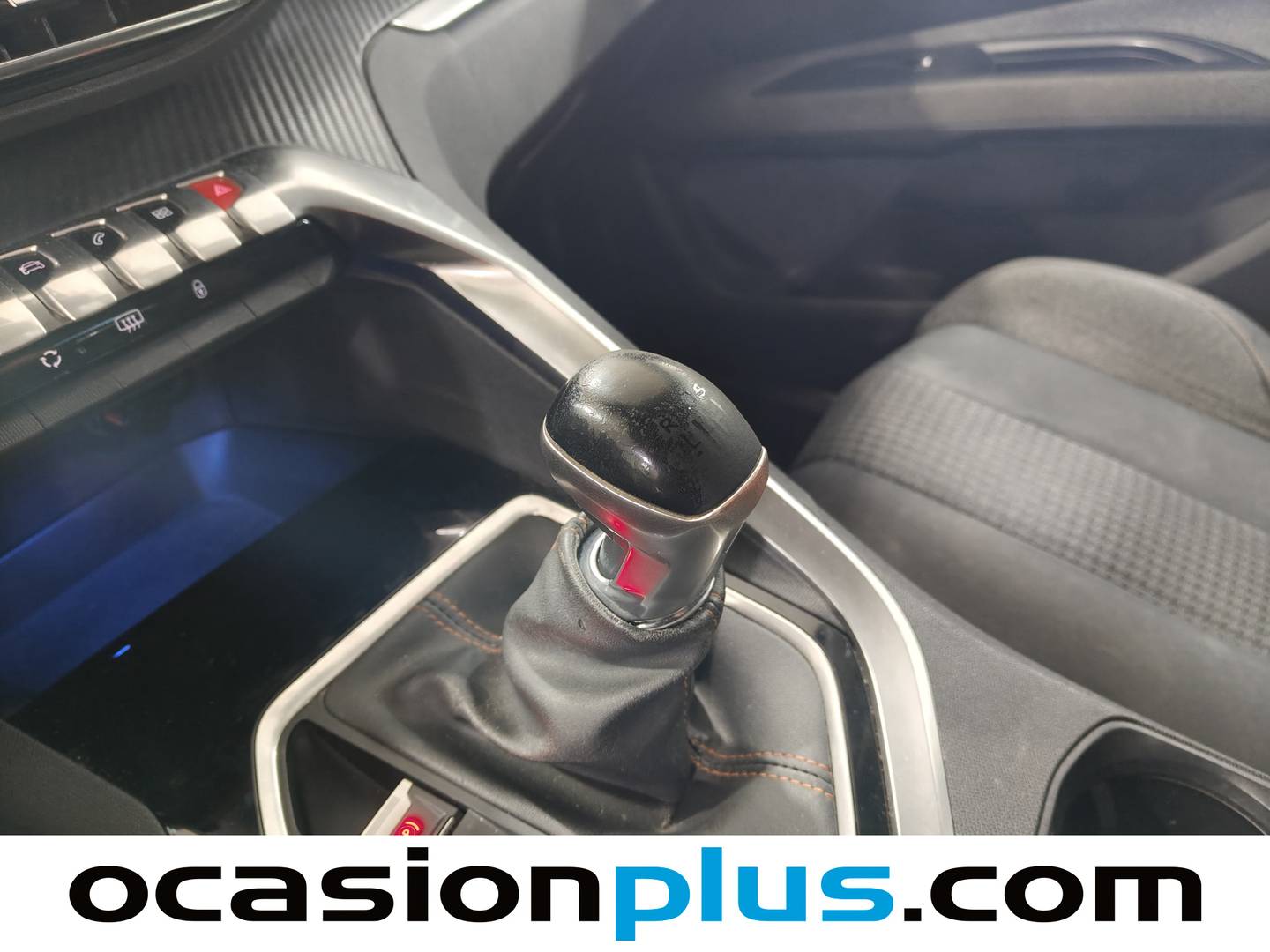 Peugeot 5008 Peugeot 5008 PureTech 130 Active EAT8 (130 CV) 7 PLAZAS de segunda mano