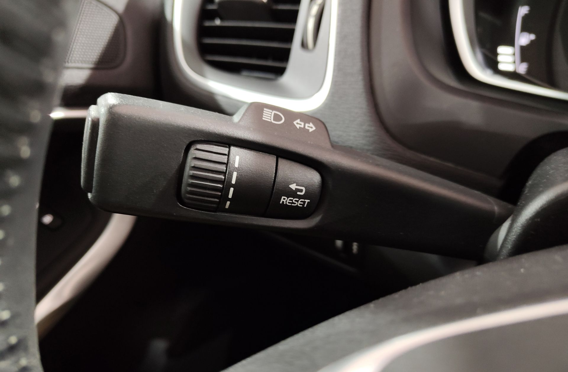 Volvo V40 D2 Kinetic - foto 20