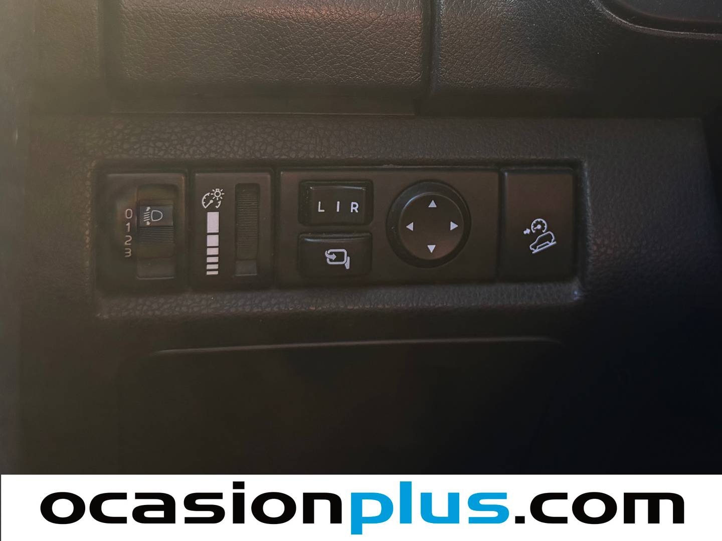 Acabados Isuzu D-Max Isuzu D-Max PicKup 1.9 Crew Planet 4x4  (164 CV)