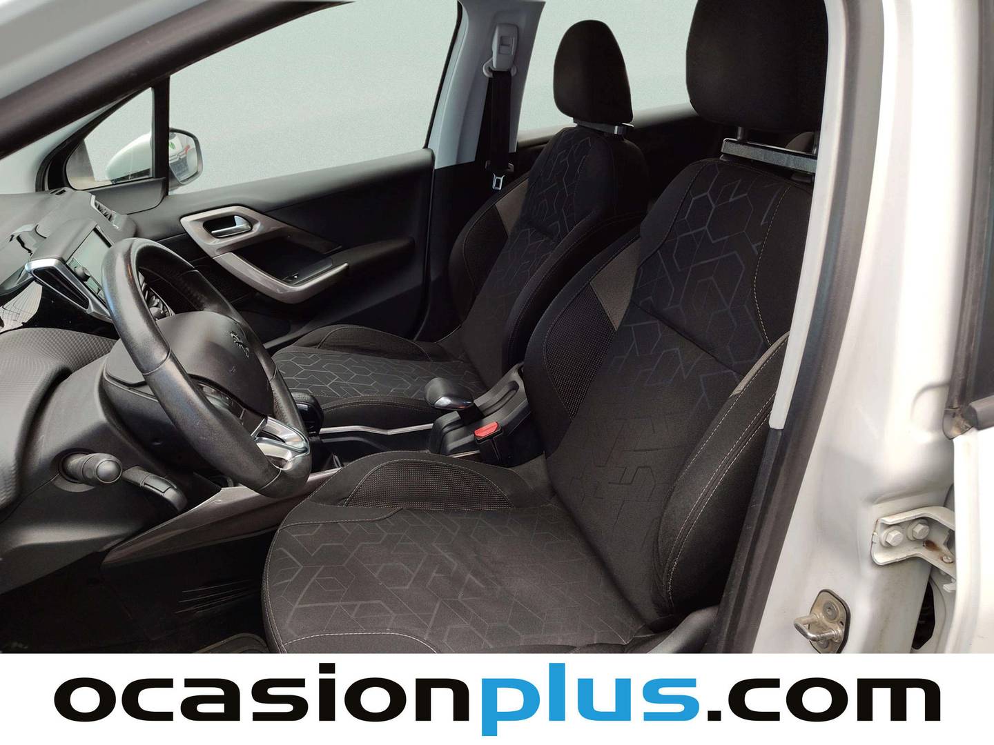 Foto asientos delanteros Peugeot 2008 Peugeot 2008 BlueHDi 100 S&S Active (100 CV)