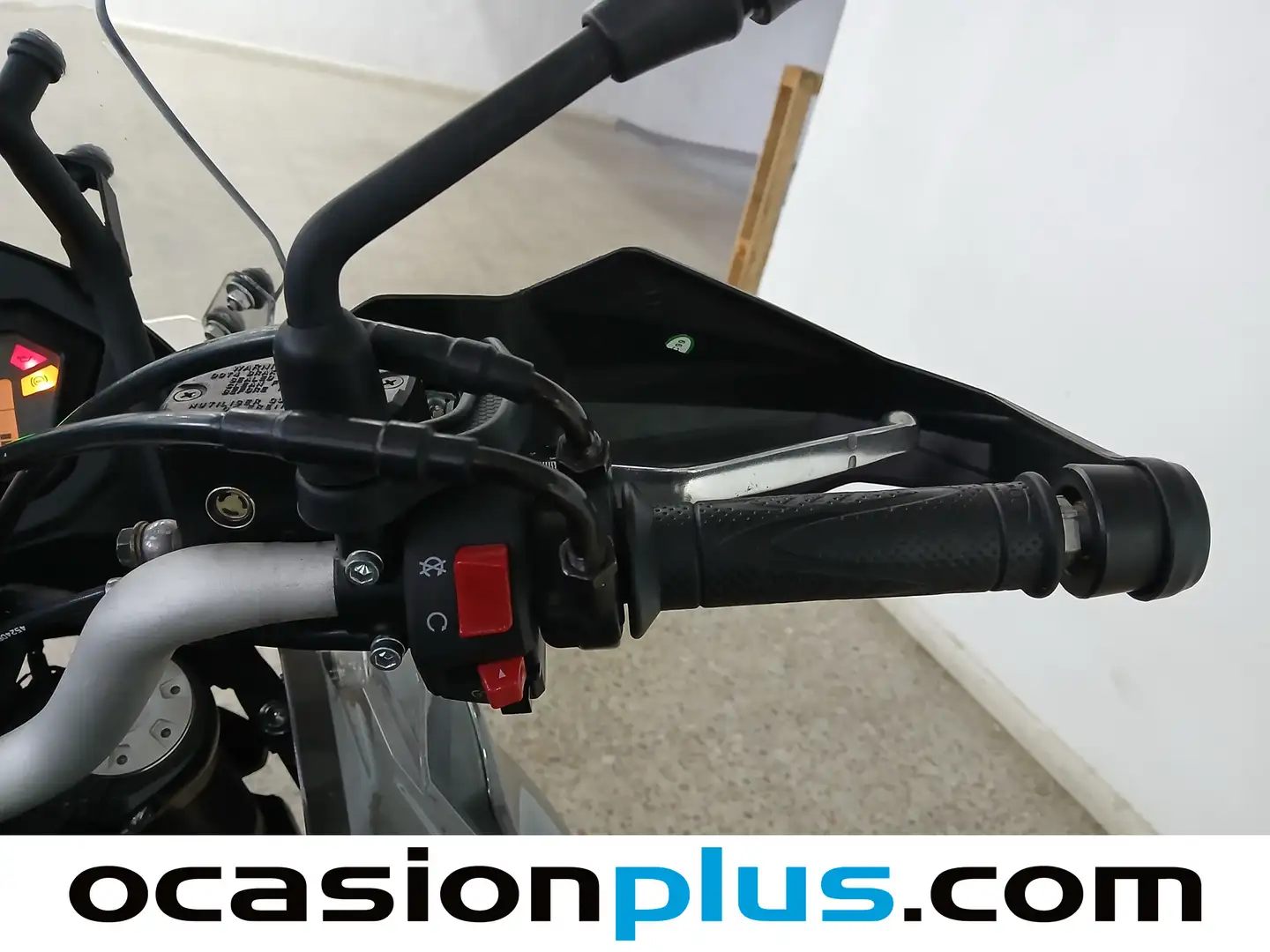 Foto Benelli TRK 502 Benelli TRK 502 (47CV)